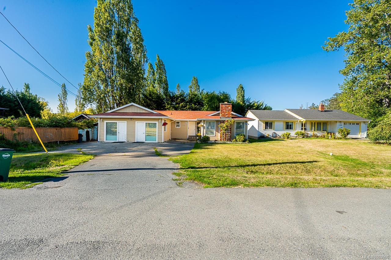 1382 Mckenzie Ave, Saanich, BC V8P 2M2