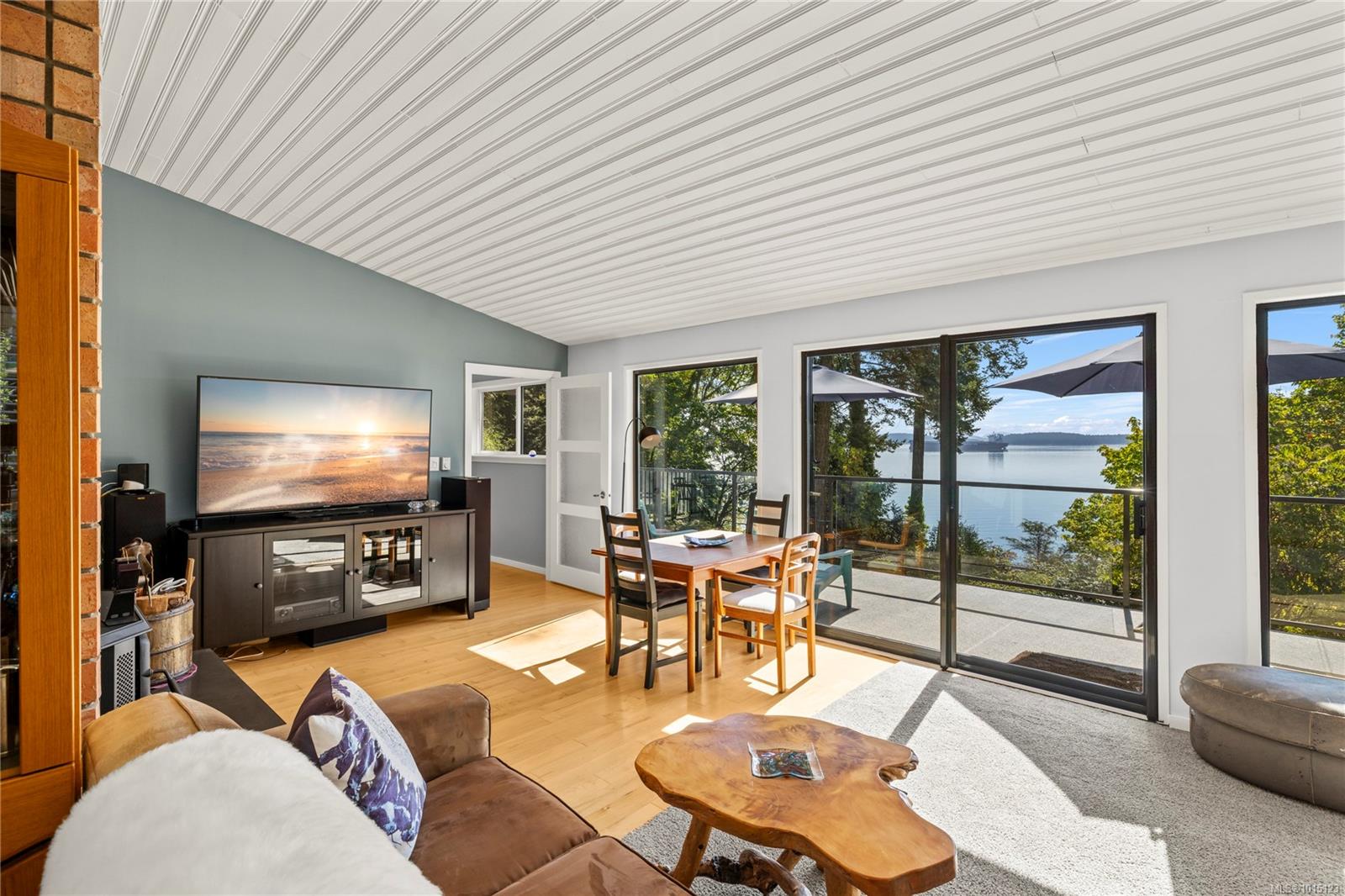 2530 Spring Beach Dr, Gabriola Island, BC V0R 1X7