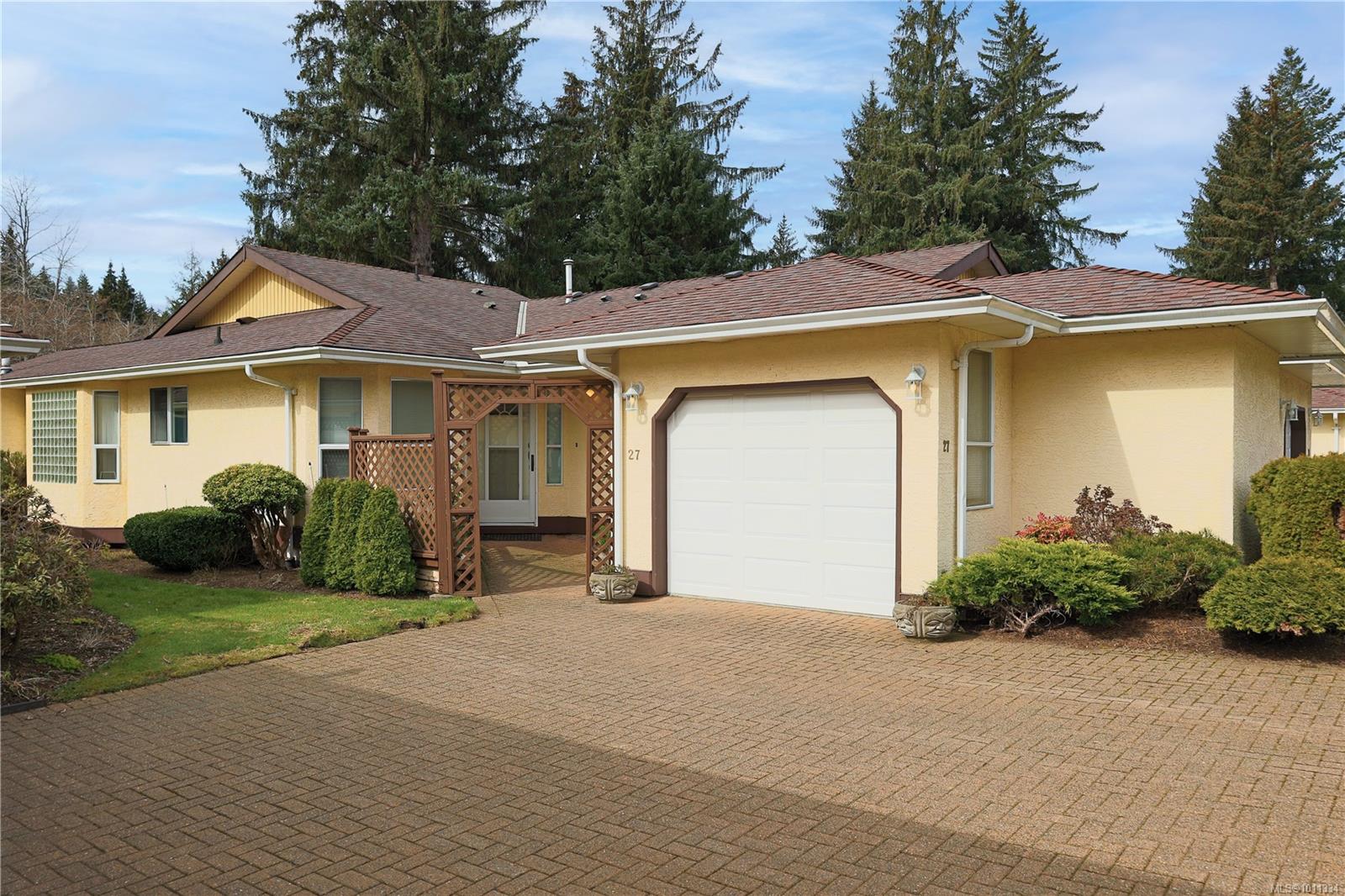 605 Rockland Rd Apt 27, Campbell River, BC V9W 7X1