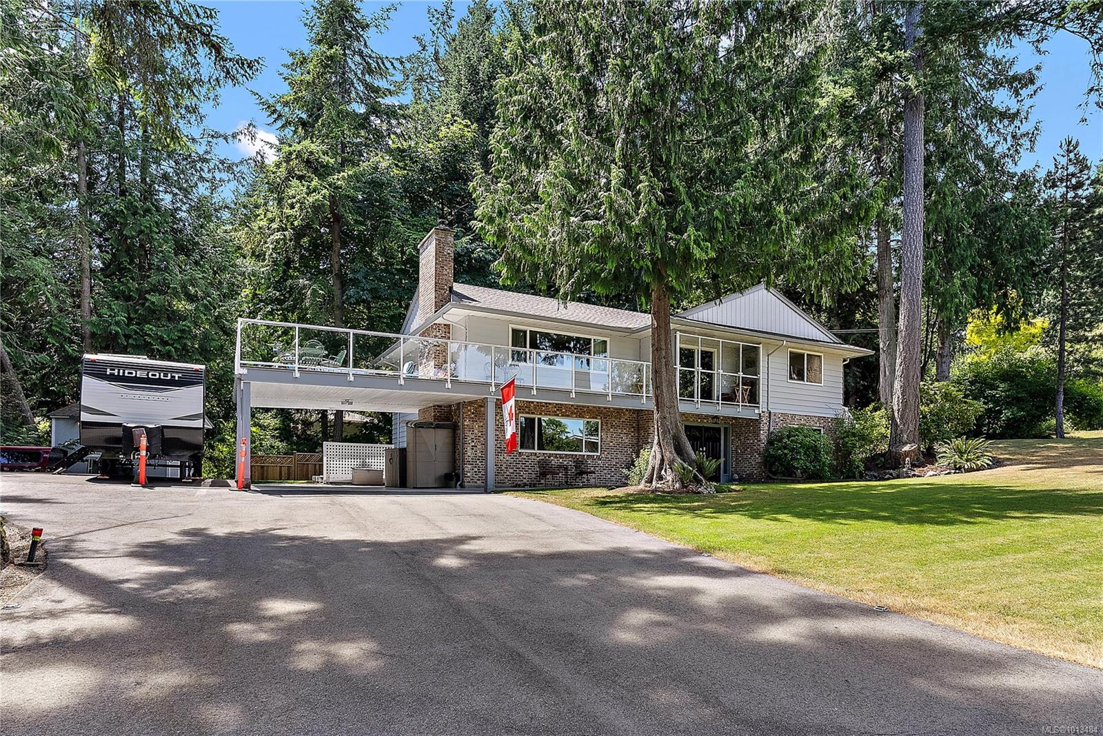 2040 Salem Ter, North Saanich, BC V8L 5J4