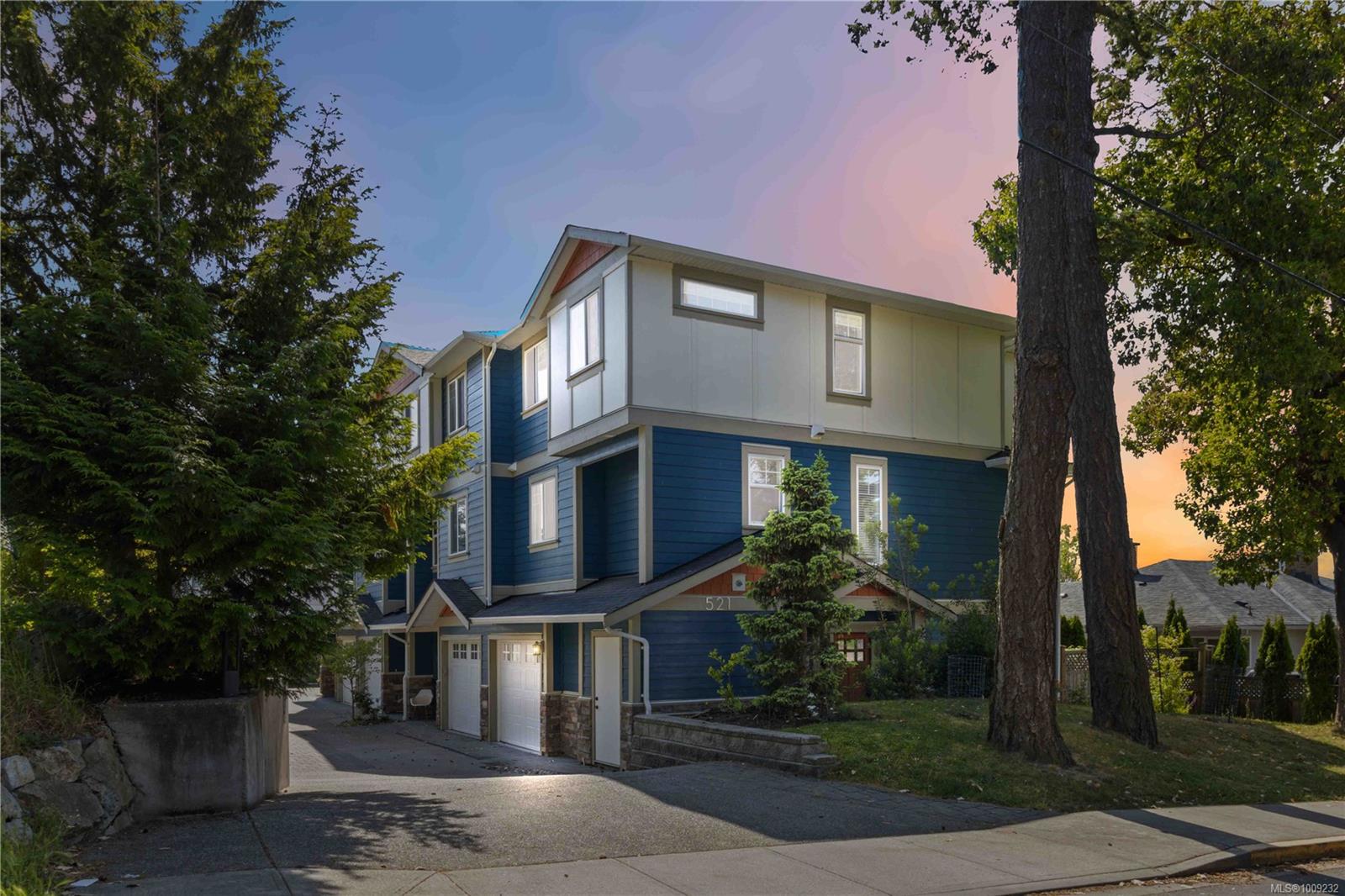 521 Foster St Apt 4, Esquimalt, BC V9A 6R8
