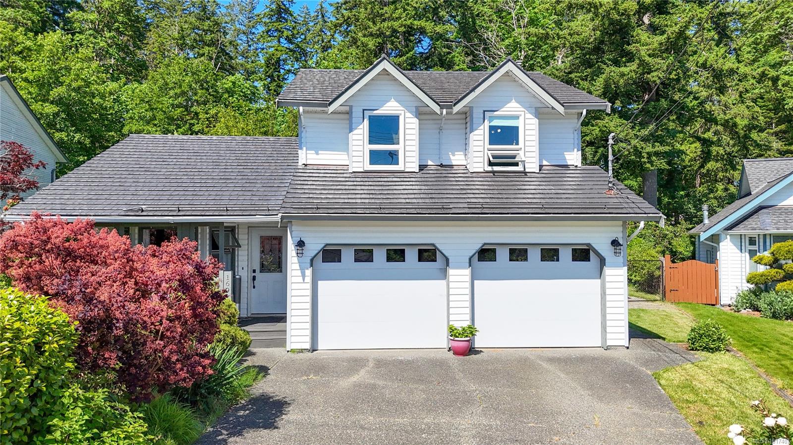 1692 Meadowbrook Dr, Campbell River, BC V9W 7E7