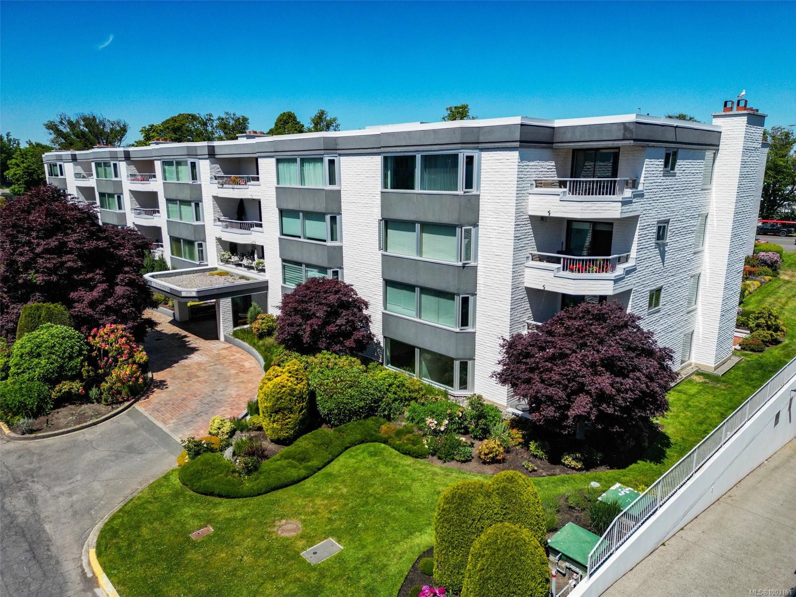 1370 Beach Dr Apt 109, Oak Bay, BC V8S 2N6