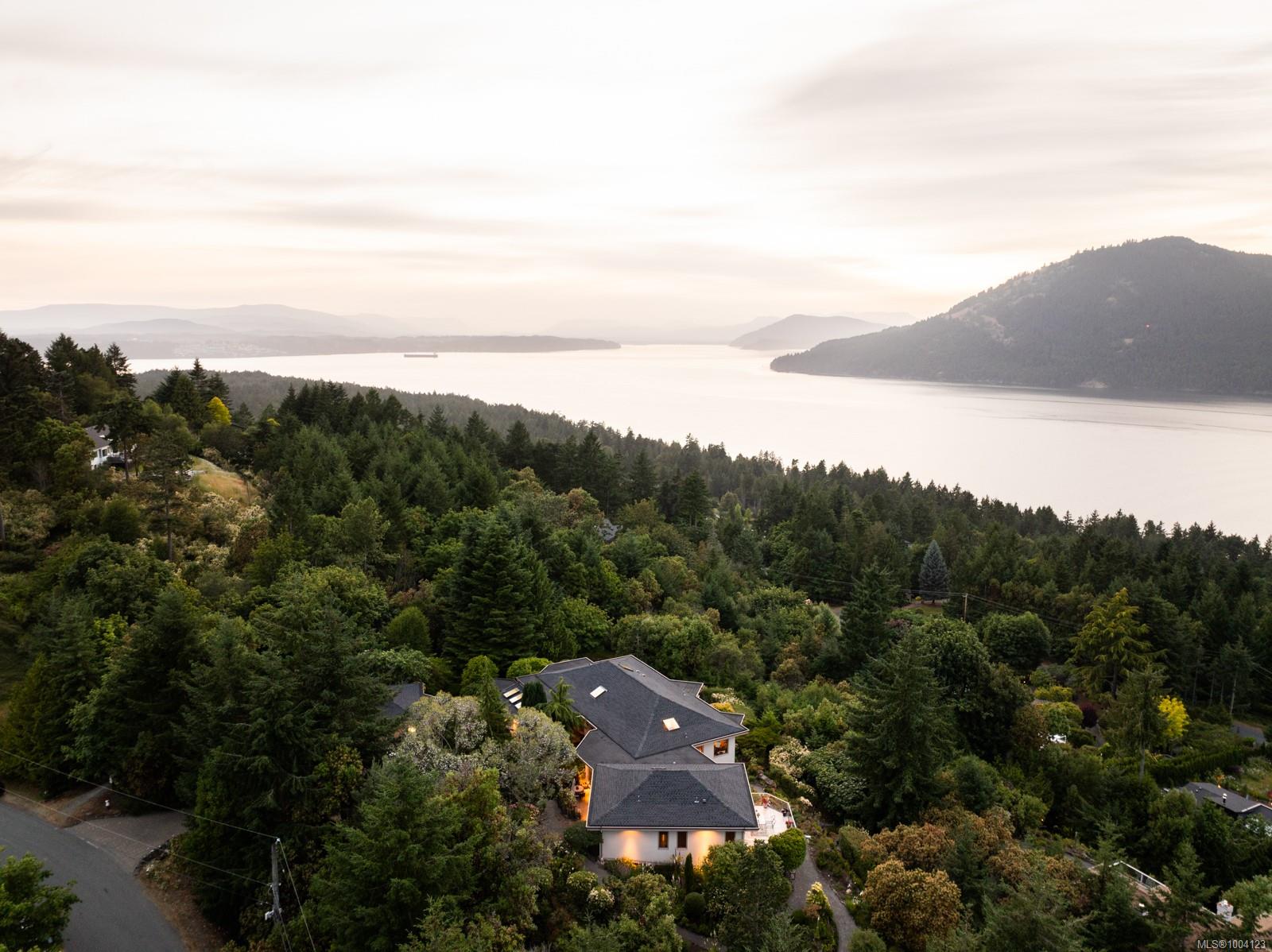 11406 Sycamore Dr, North Saanich, BC V8L 5J9
