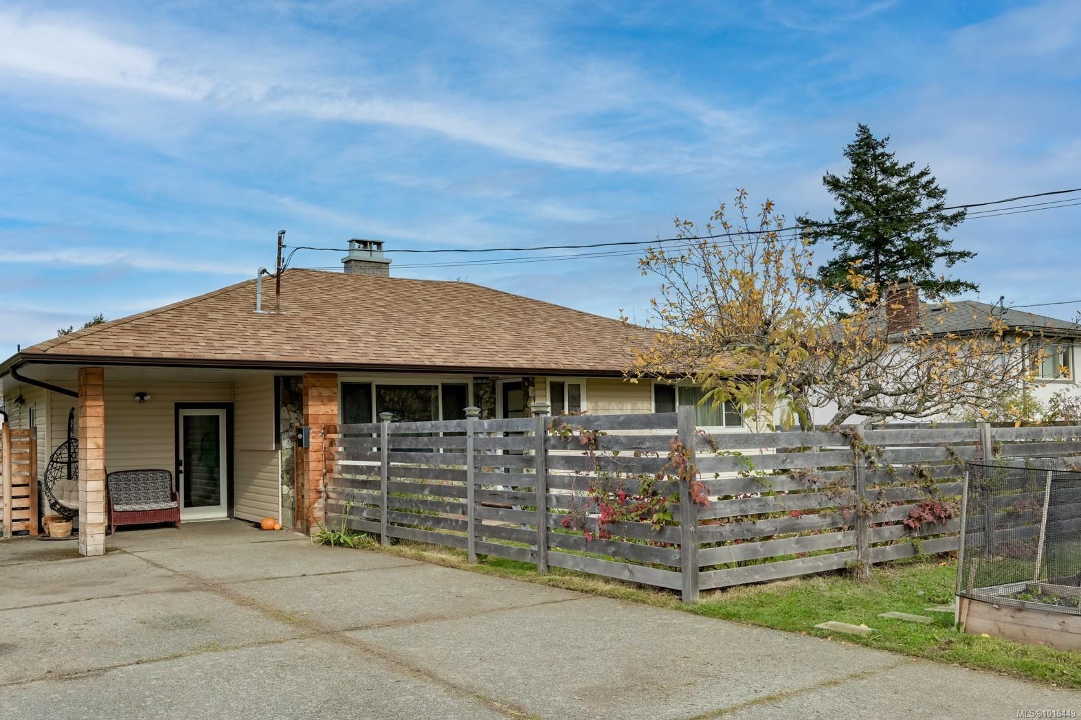 1680 Sheridan Ave, Saanich, BC V8P 3B3
