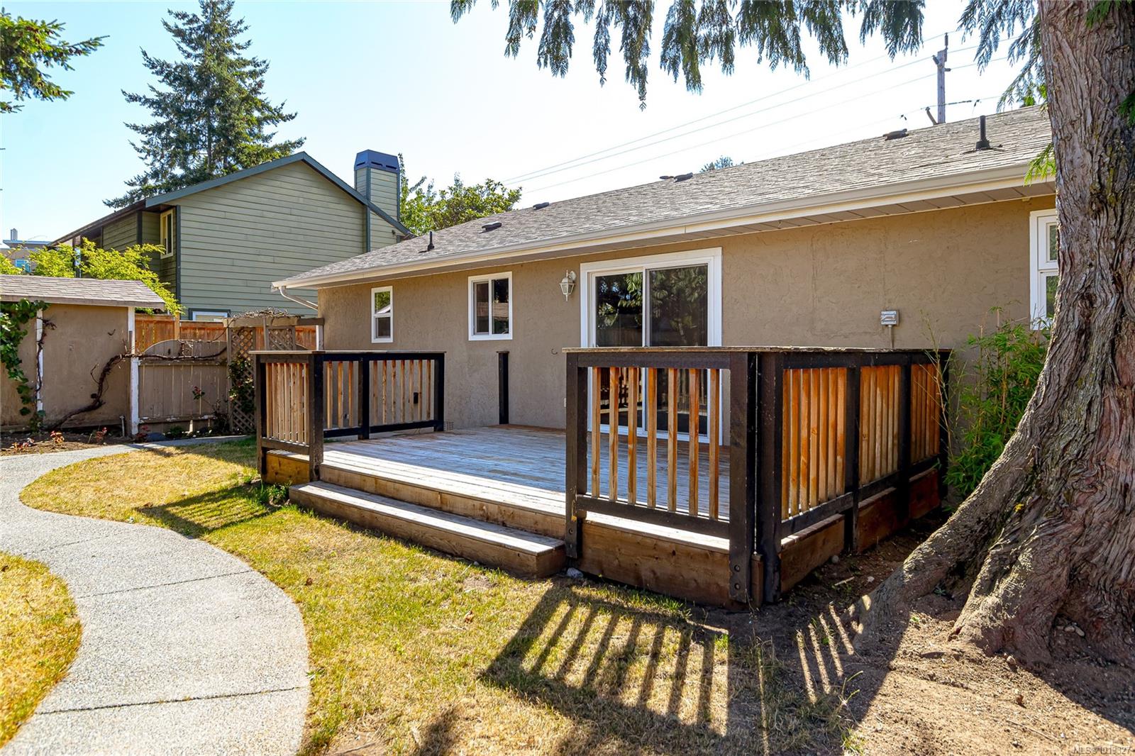 7840 Wallace Dr, Central Saanich, BC V8M 1T2