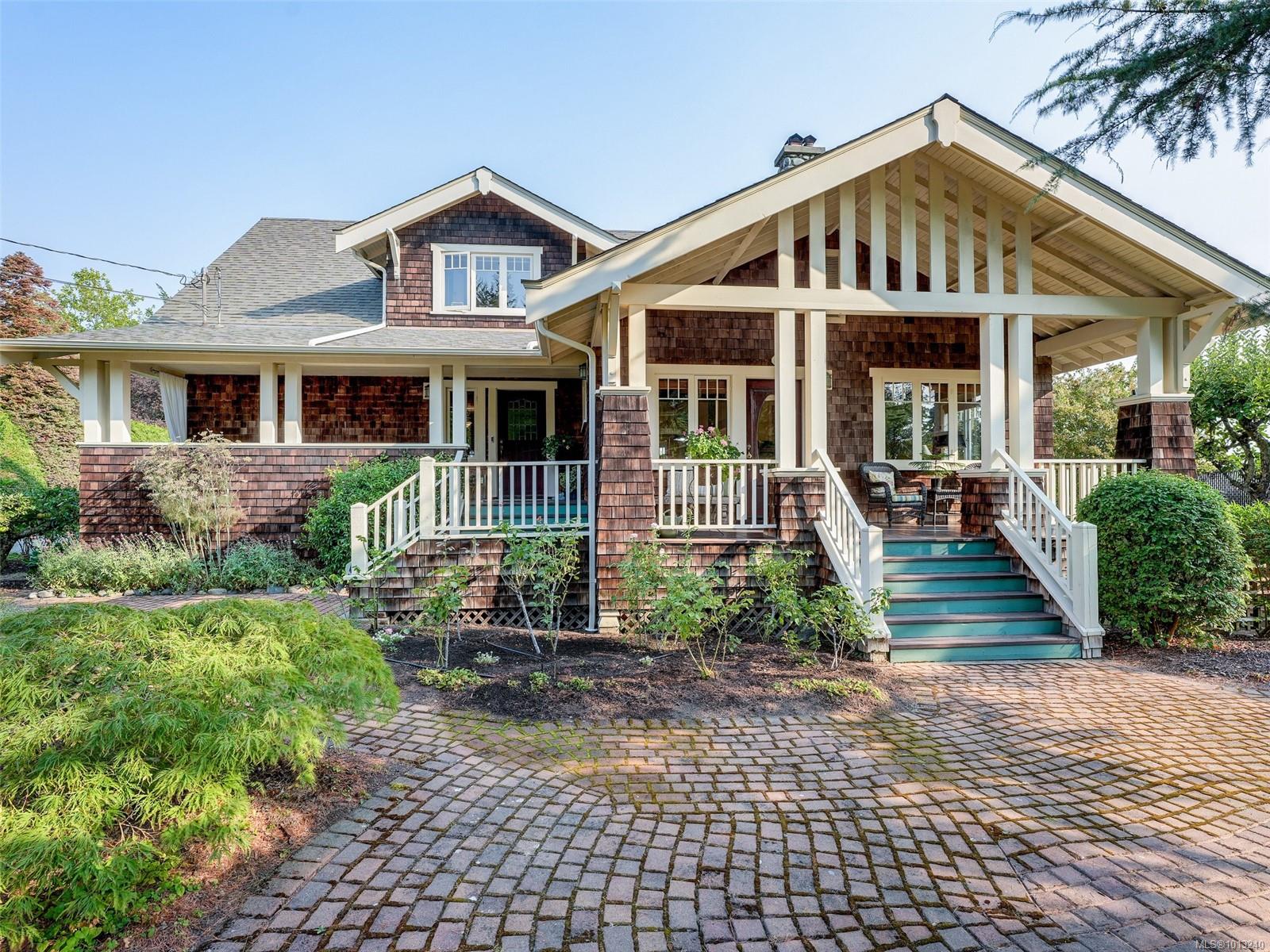 1974 Hovey Rd, Central Saanich, BC V8M 1V8