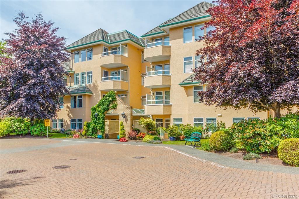 2311 Mills Rd Apt 201, Sidney, BC V8L 2C3