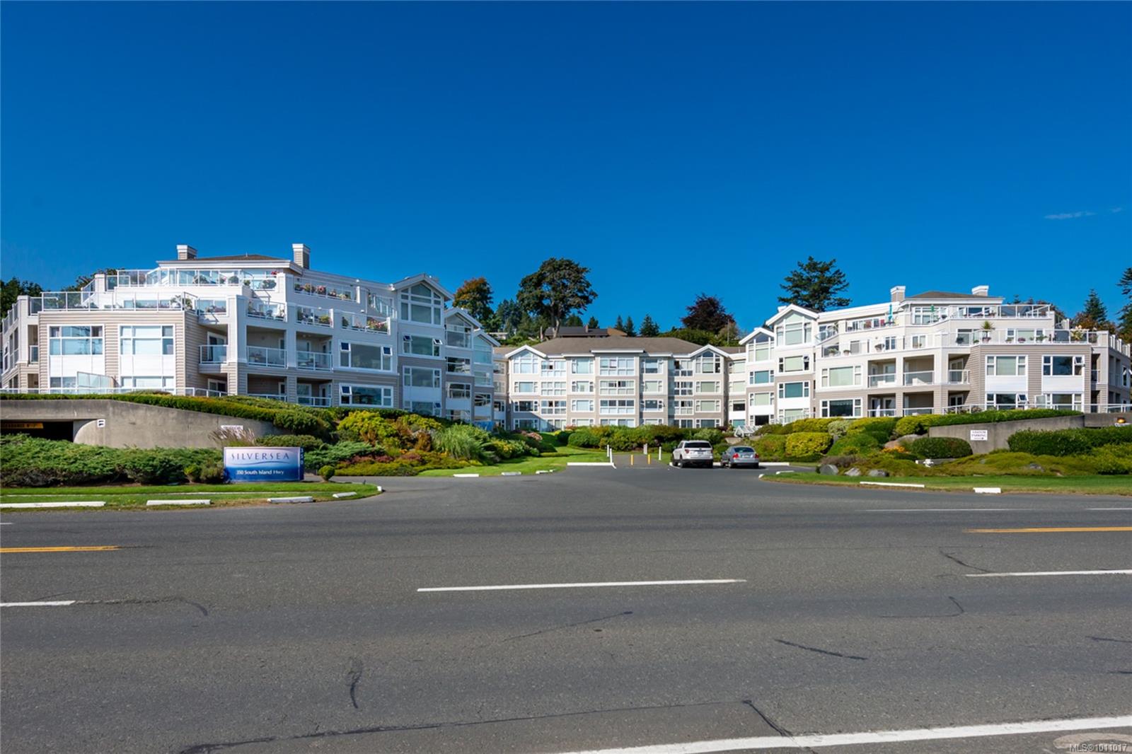 350 Island Hwy S Apt 419, Campbell River, BC V9W 1A5