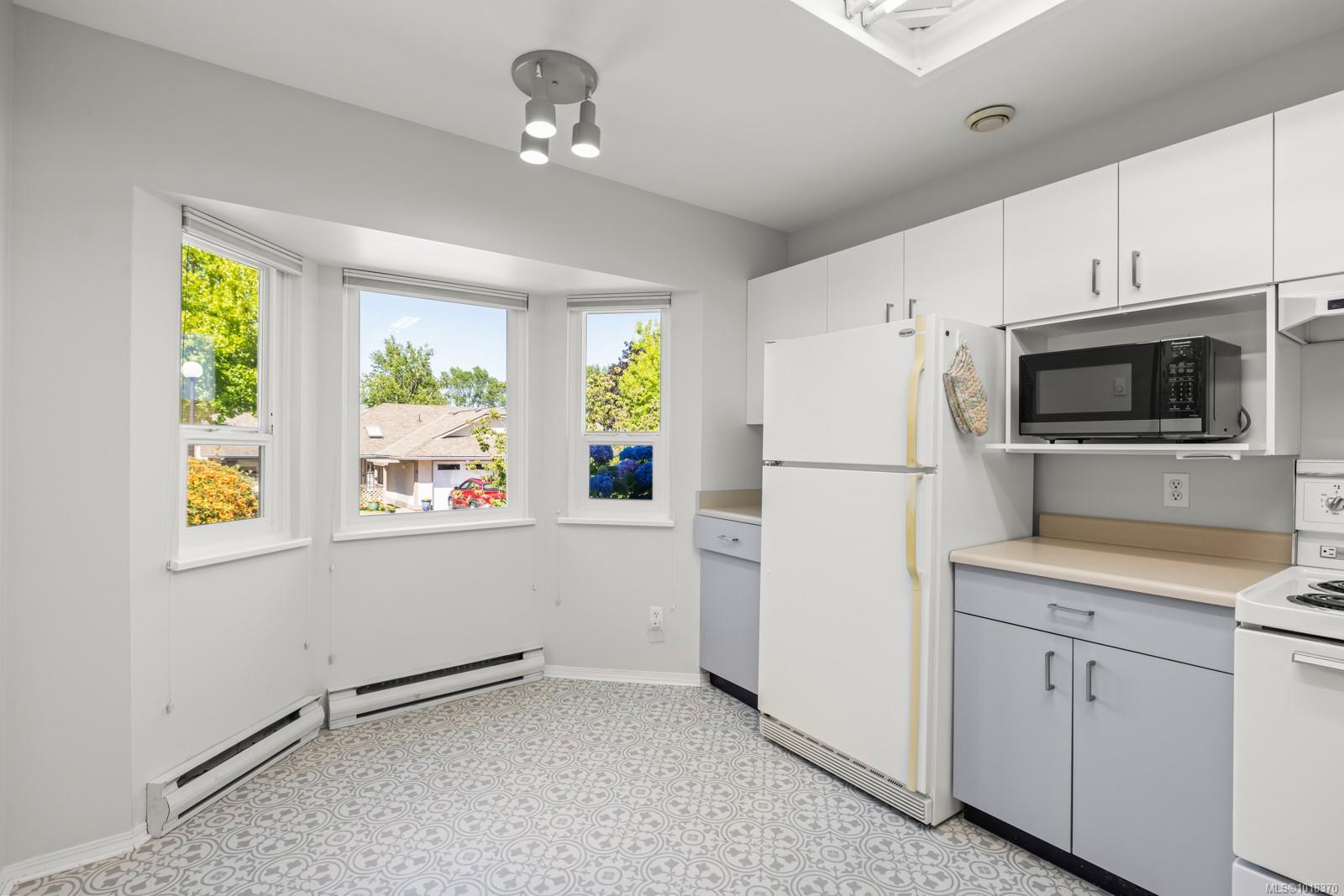 4120 Interurban Rd Apt 17, Saanich, BC V8Z 6W7