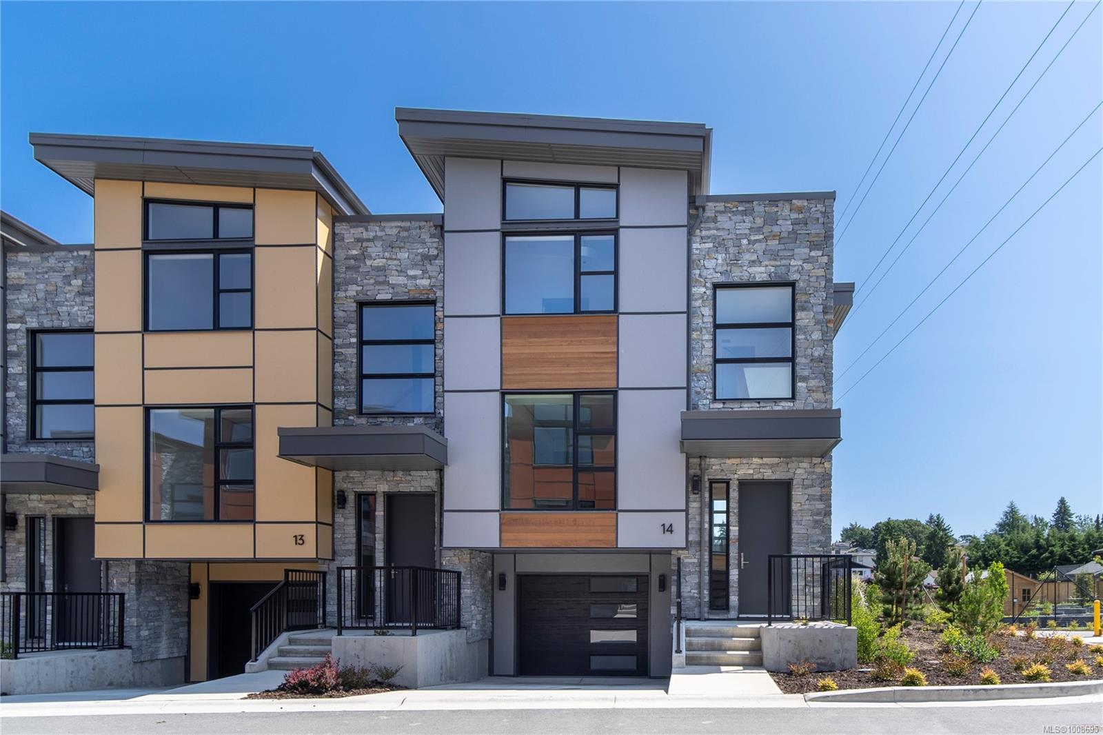 4253 Dieppe Rd Apt 14, Saanich, BC V8X 2N2