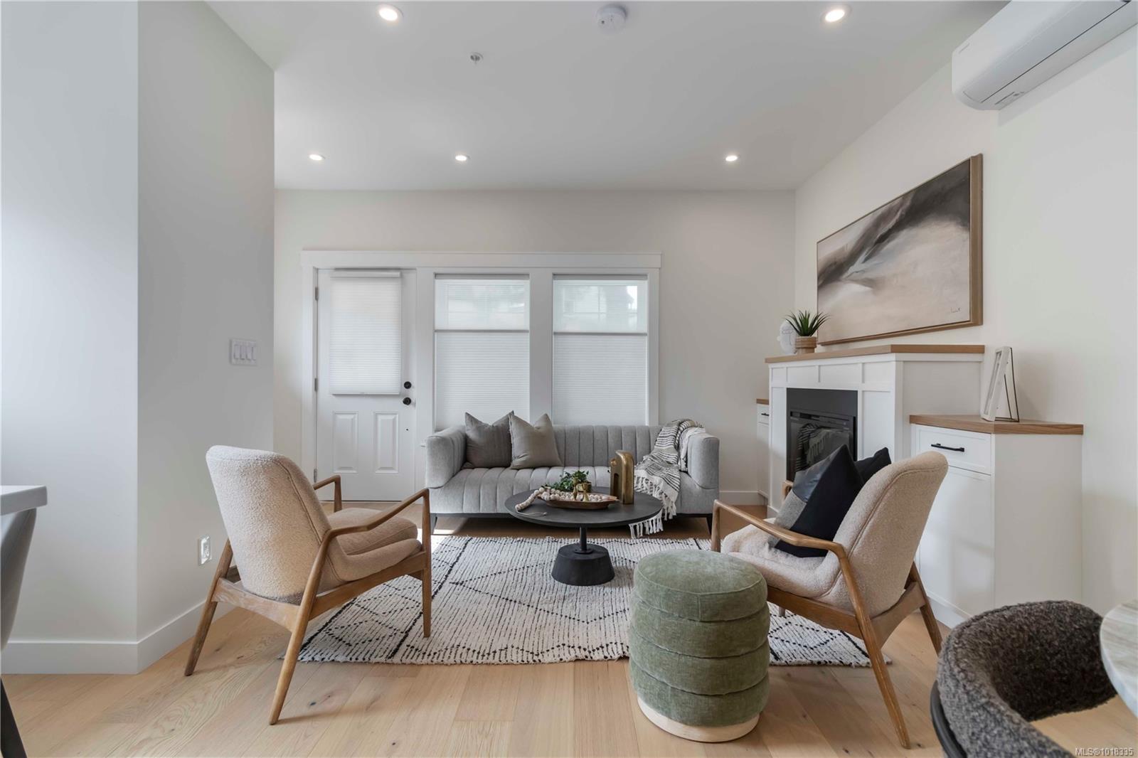 633 Belton Ave Apt 6, Victoria, BC V9A 2Z5