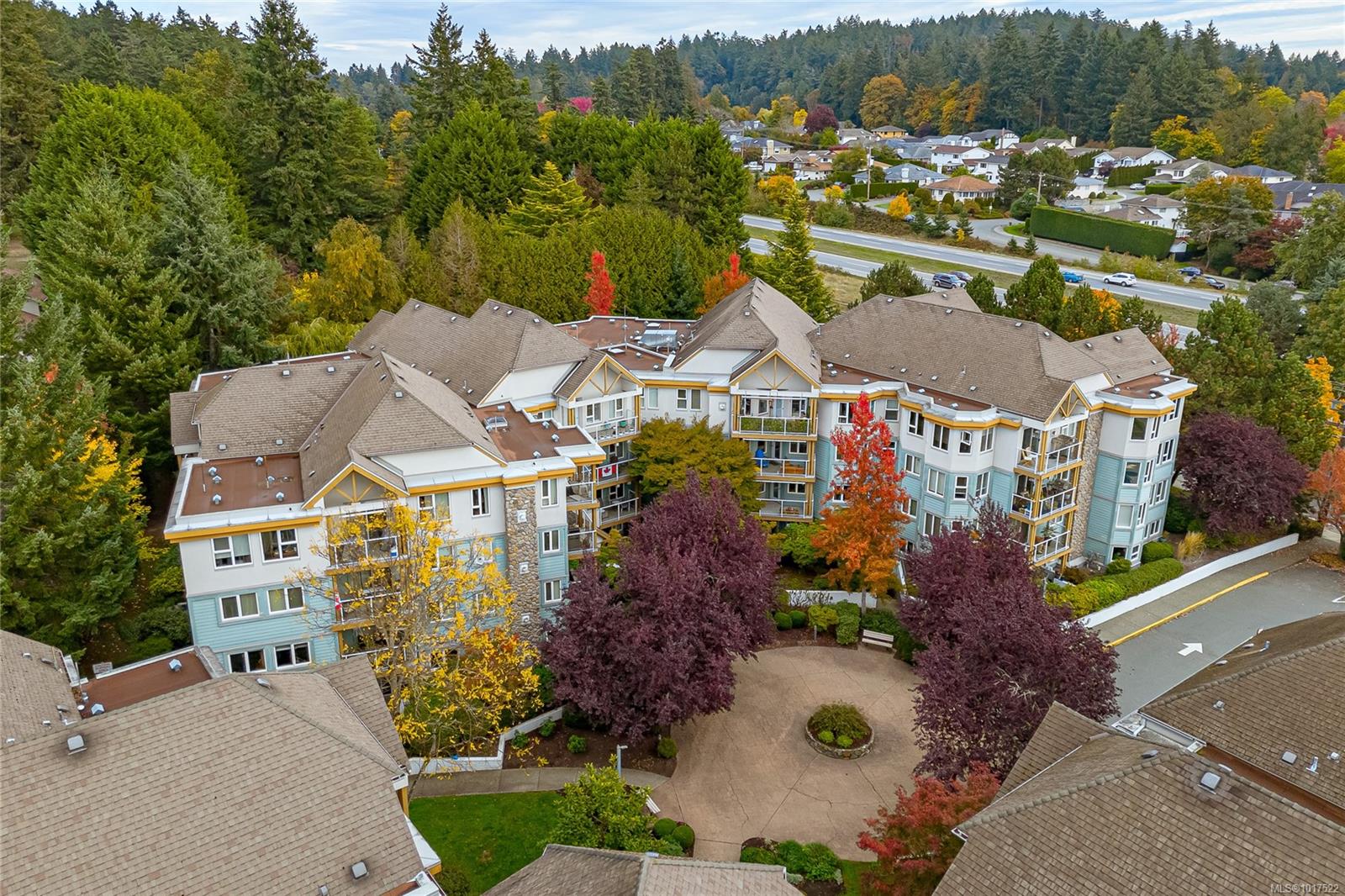490 Marsett Pl Apt 211, Saanich, BC V8Z 7J1