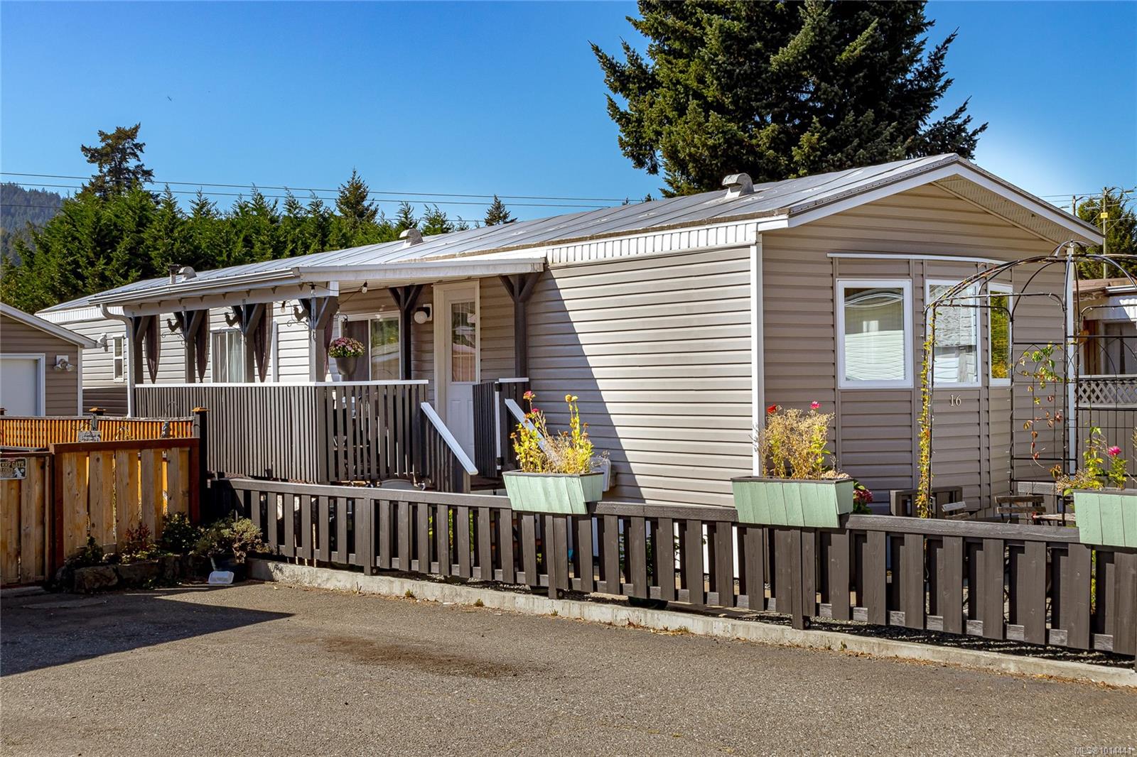 2847 Sooke Lake Rd Apt 16, Langford, BC V9B 4R3