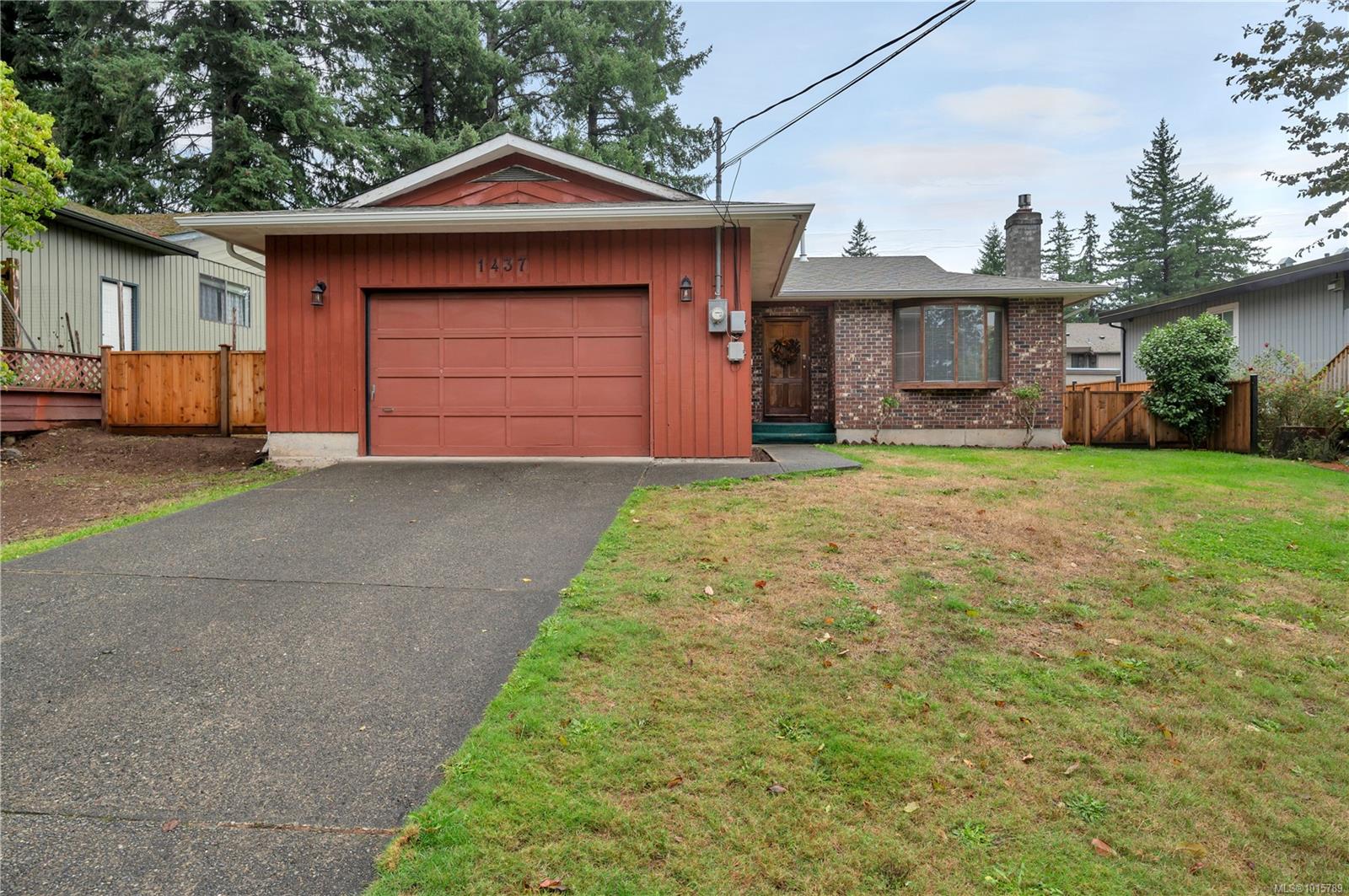 1437 Stag Rd, Campbell River, BC V9W 6C9