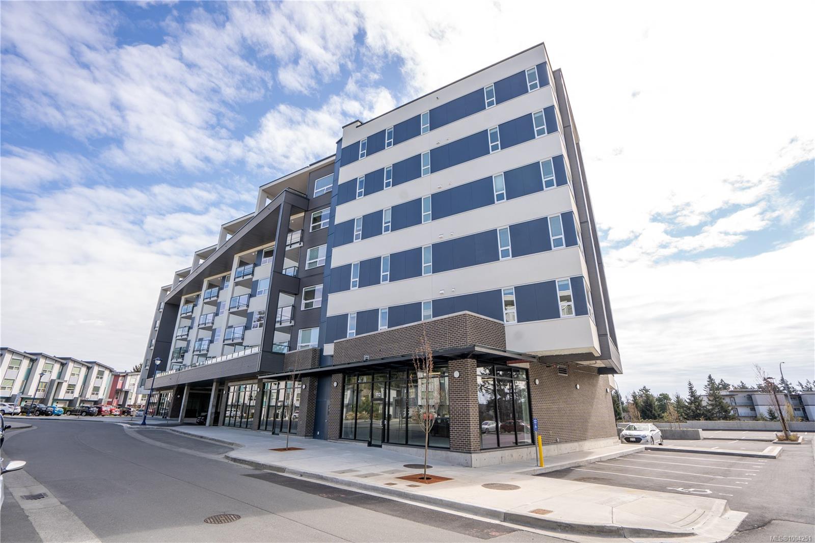 947 Whirlaway Cres Apt 205, Langford, BC V9B 6W6