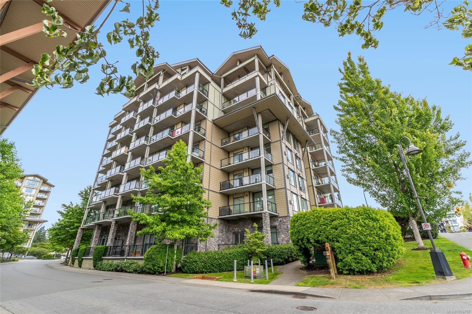 194 Beachside Dr Apt 302, Parksville, BC V9P 0B1