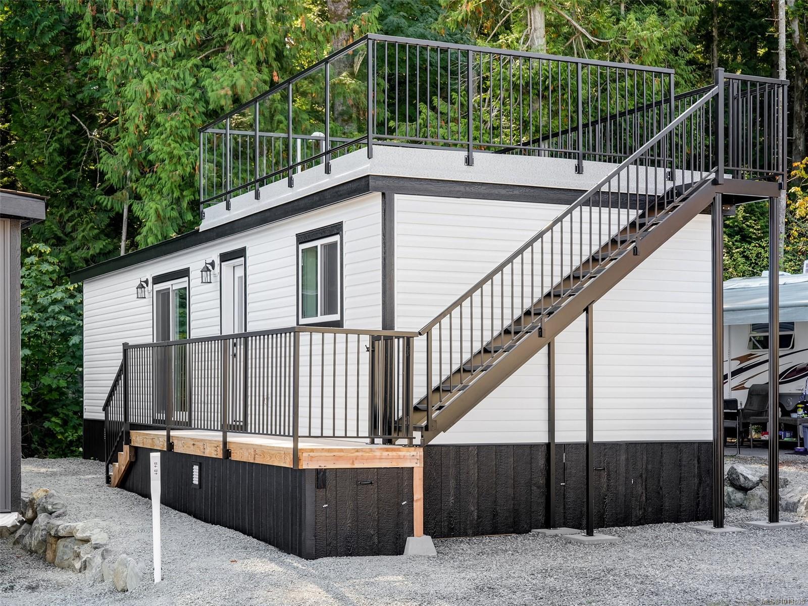 747 Old Place Rd Apt 432, Central Saanich, BC V8M 0C3