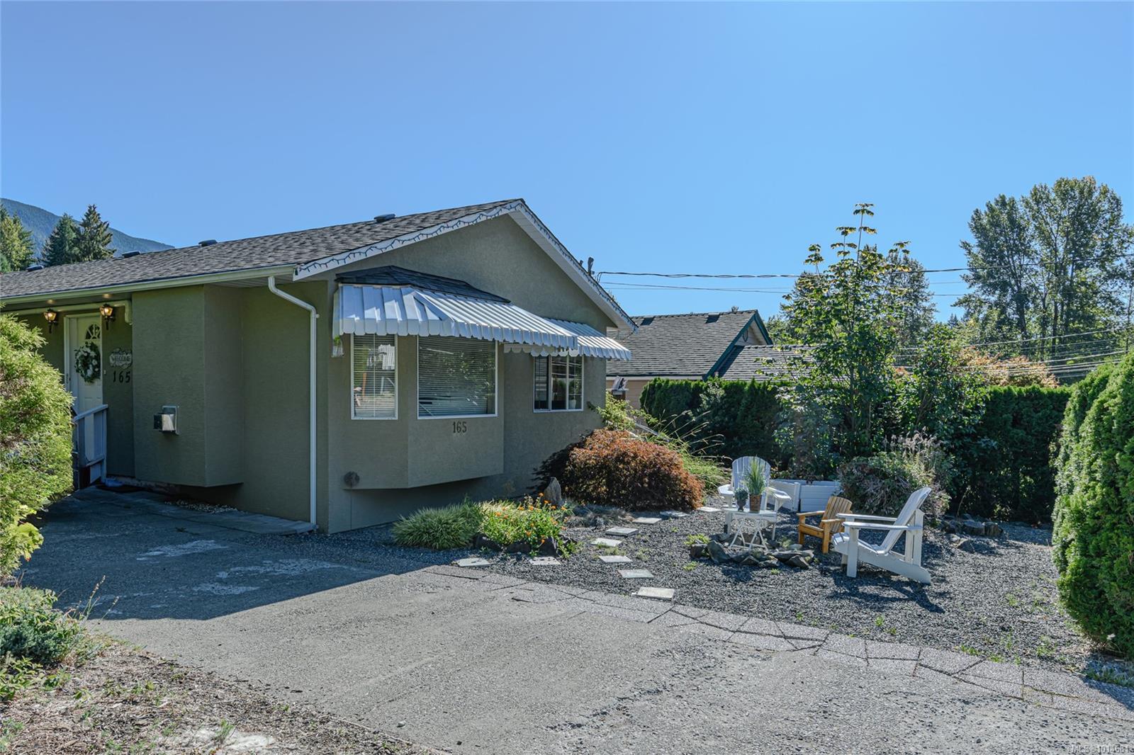 165 Lake Park Rd, Lake Cowichan, BC V0R 2G0