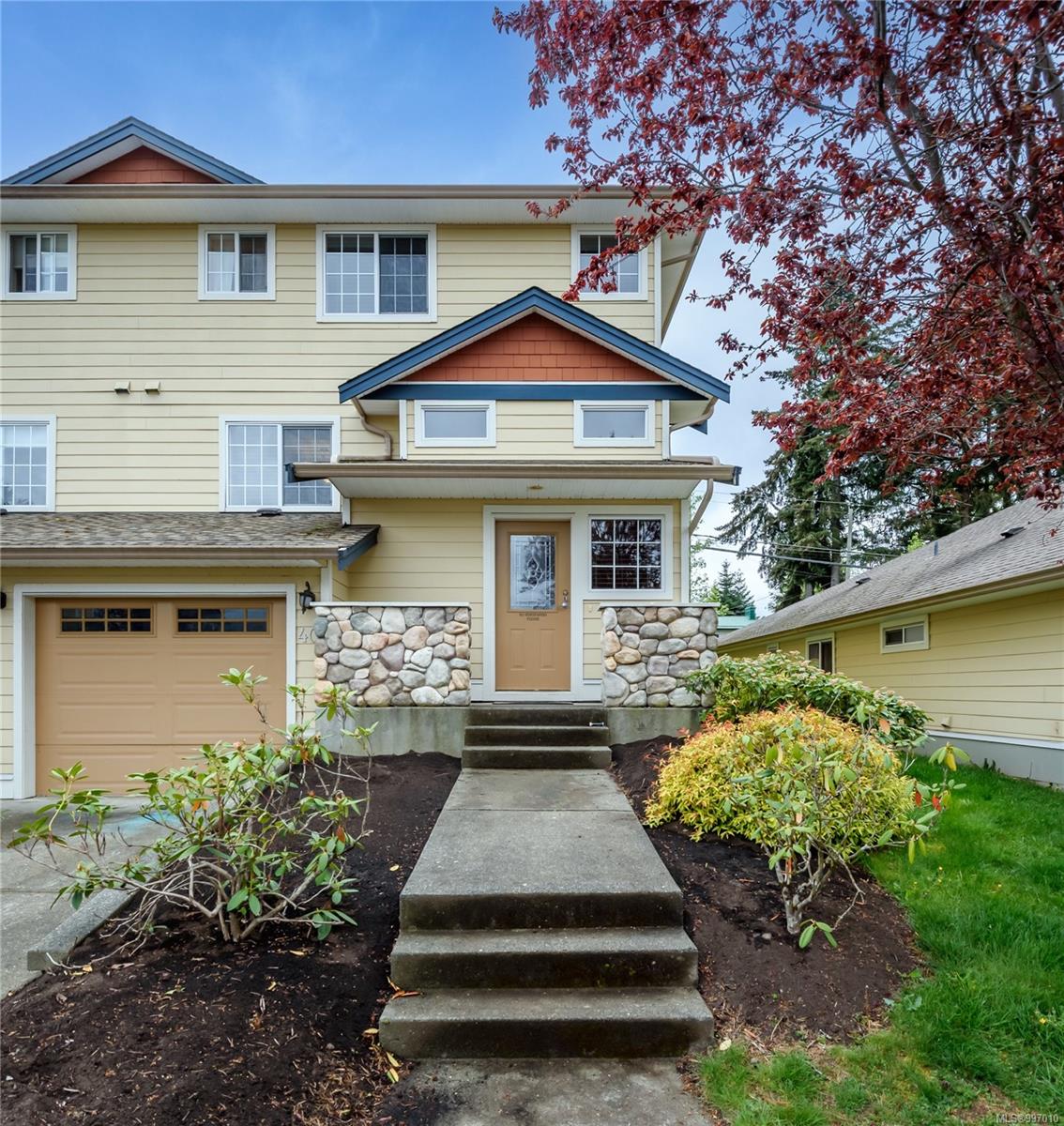 1st St APT 40 Unit 2728, Courtenay, BC V9N 4A4