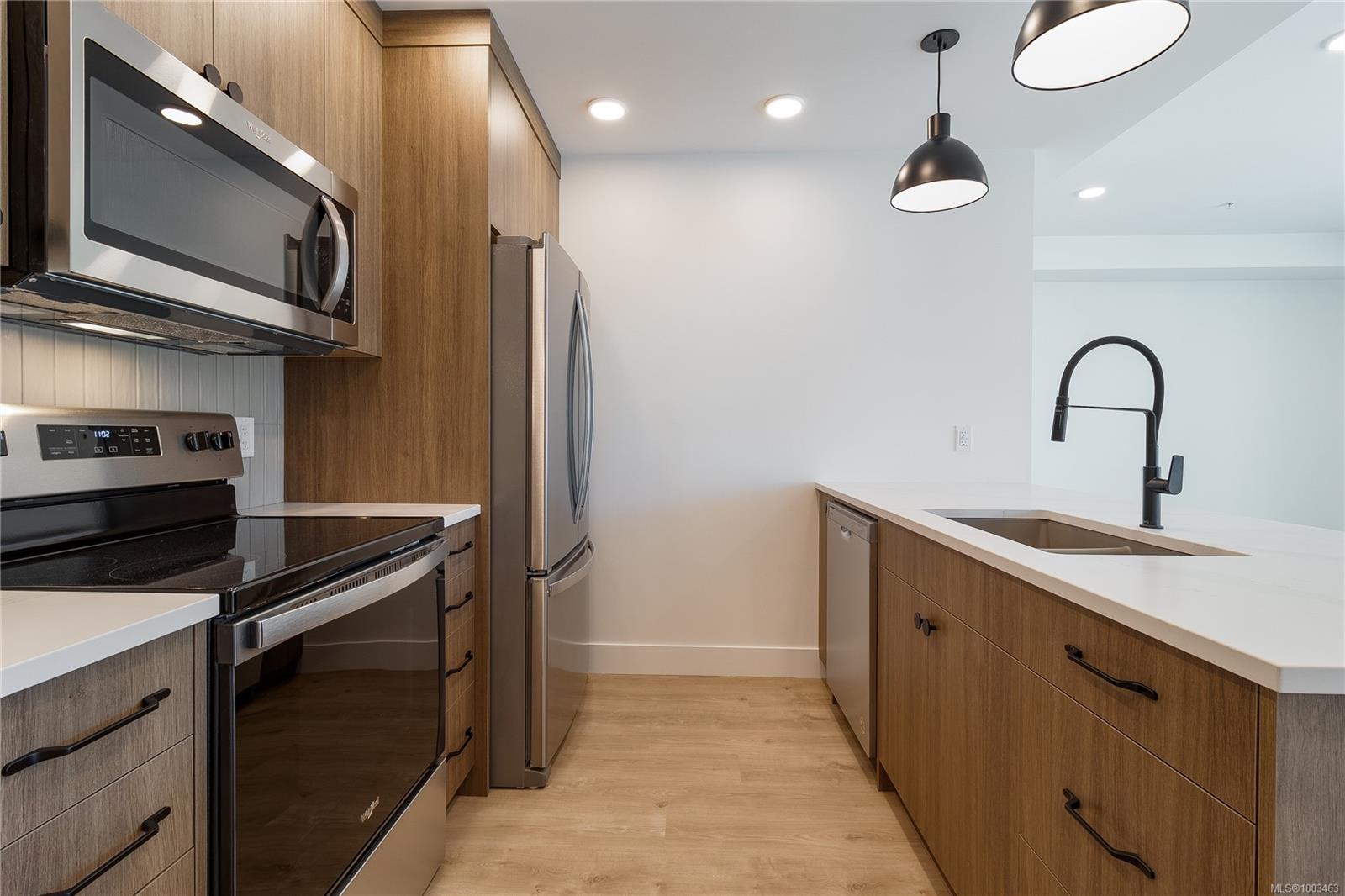 201 Dogwood Dr Apt 305, Ladysmith, BC V9G 0C3