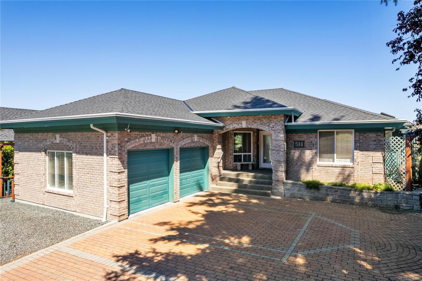 514 Country Club Dr, Qualicum Beach, BC V9K 2J9