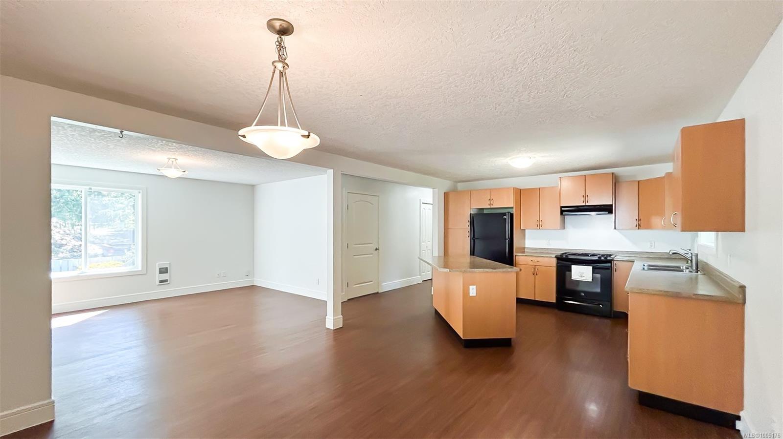 3189 Gibbins Rd Apt 1 Rd, Duncan, BC V9L 1G7