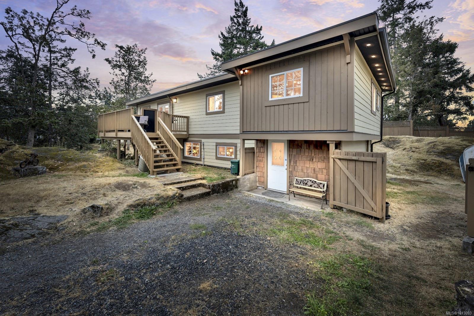 2586 Rainville Rd, Langford, BC V9B 3N1