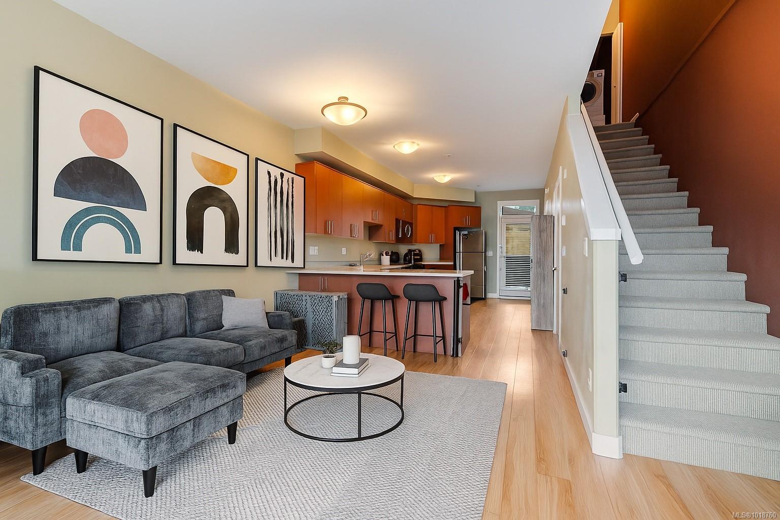 5170 Dunster Rd Apt 204, Nanaimo, BC V9T 2Z2