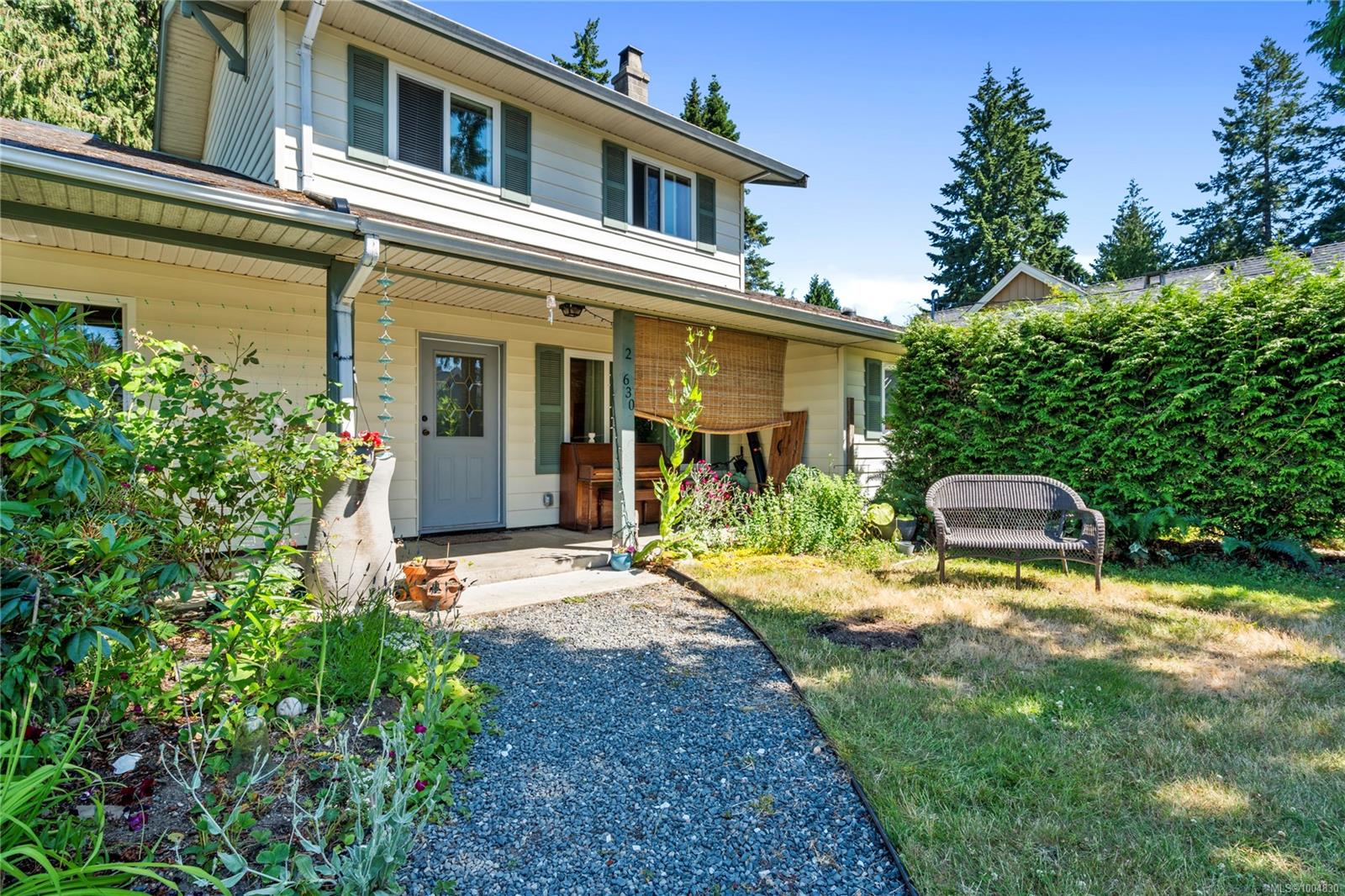 630 Maple St Apt 2, Qualicum Beach, BC V9K 1J3