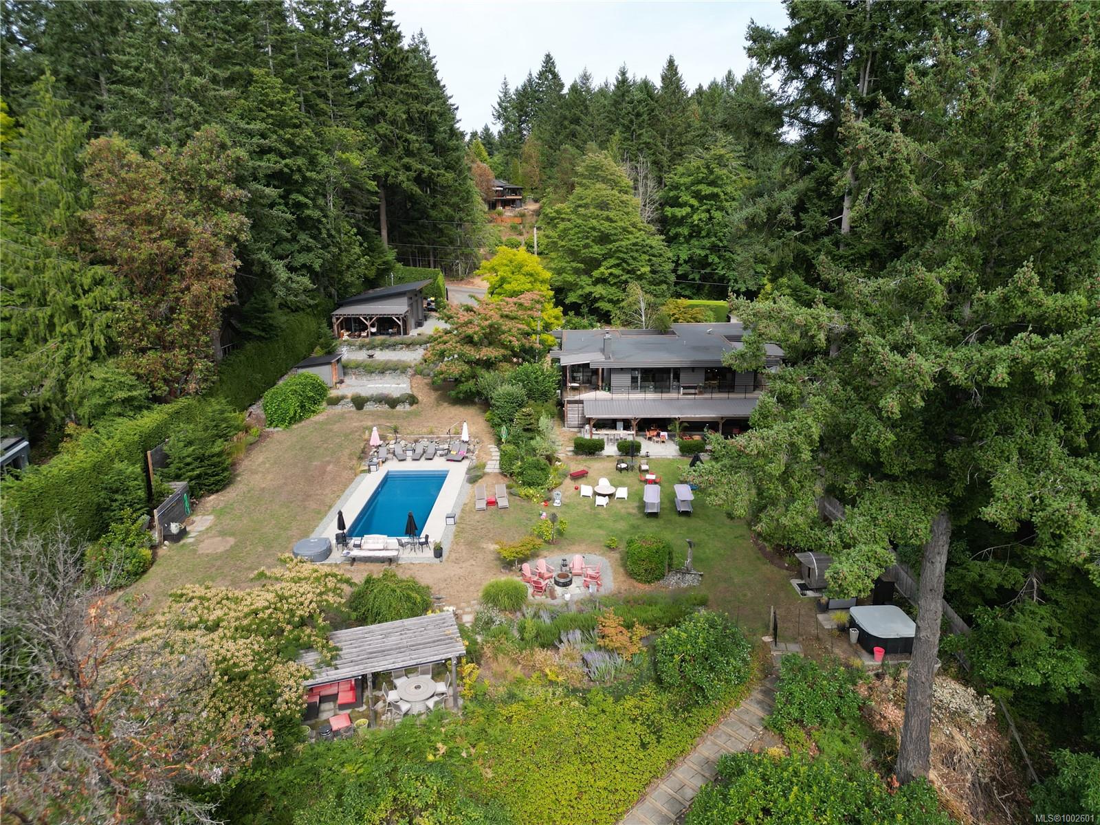 11890 Pilon Rd, Ladysmith, BC V9G 1K6