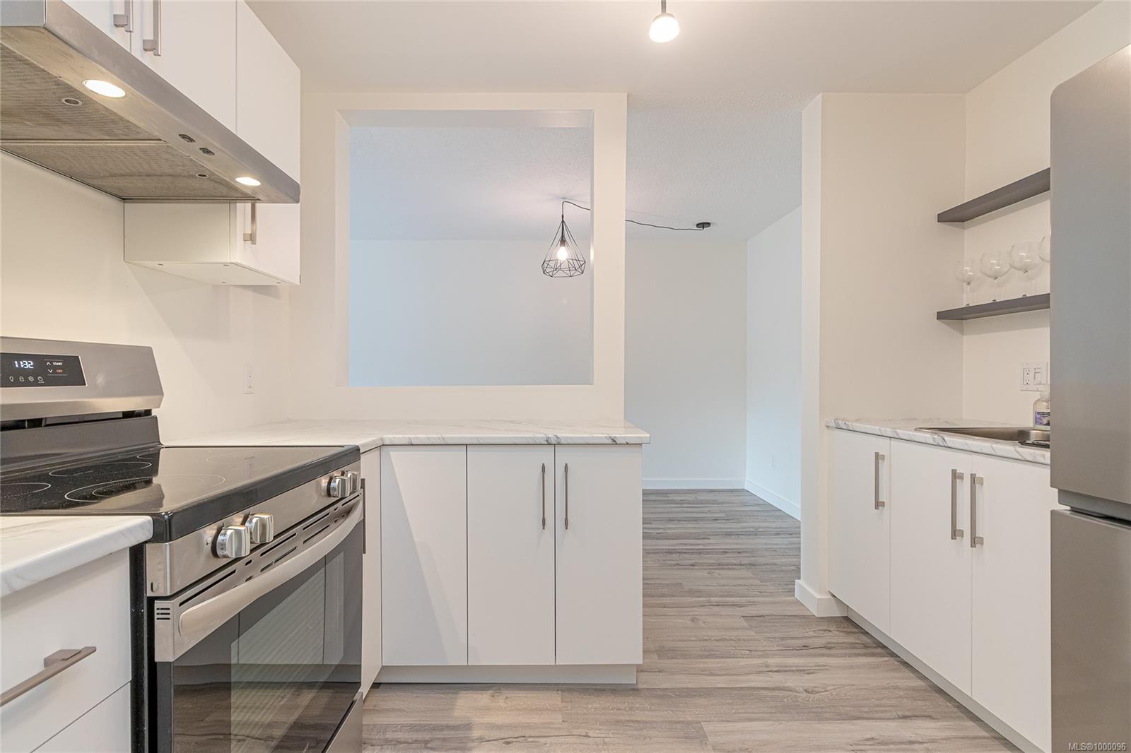 4724 Uplands Dr Apt 310, Nanaimo, BC V9T 4S8