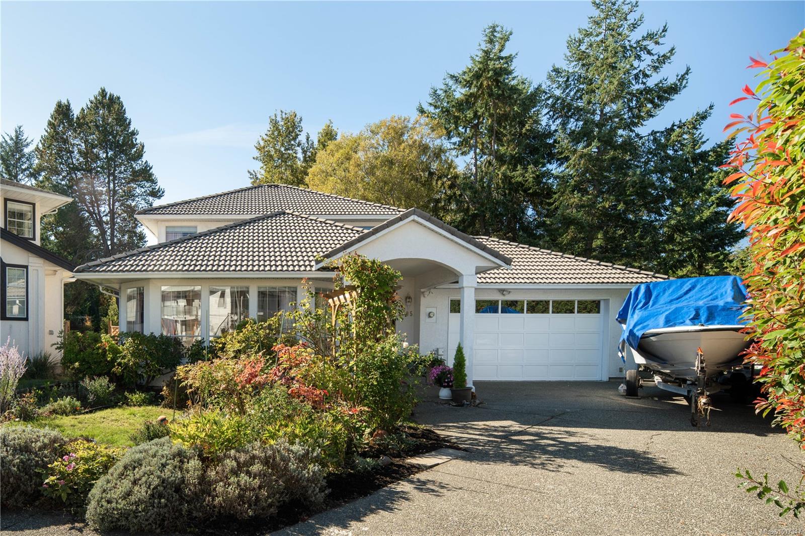 1395 Epsom Close, Saanich, BC V8P 5S8