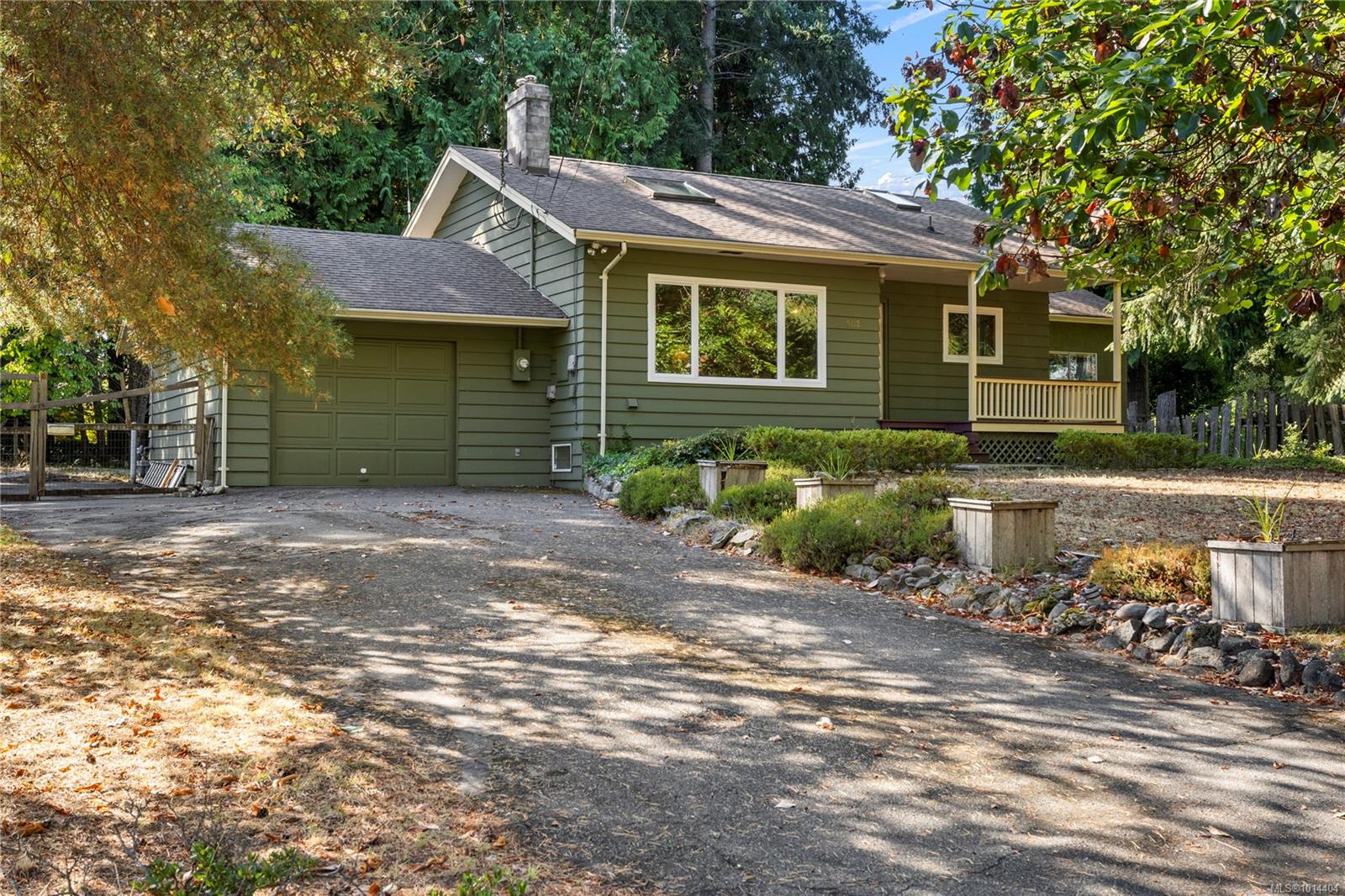 502 Quatna Rd, Qualicum Beach, BC V9K 1B4