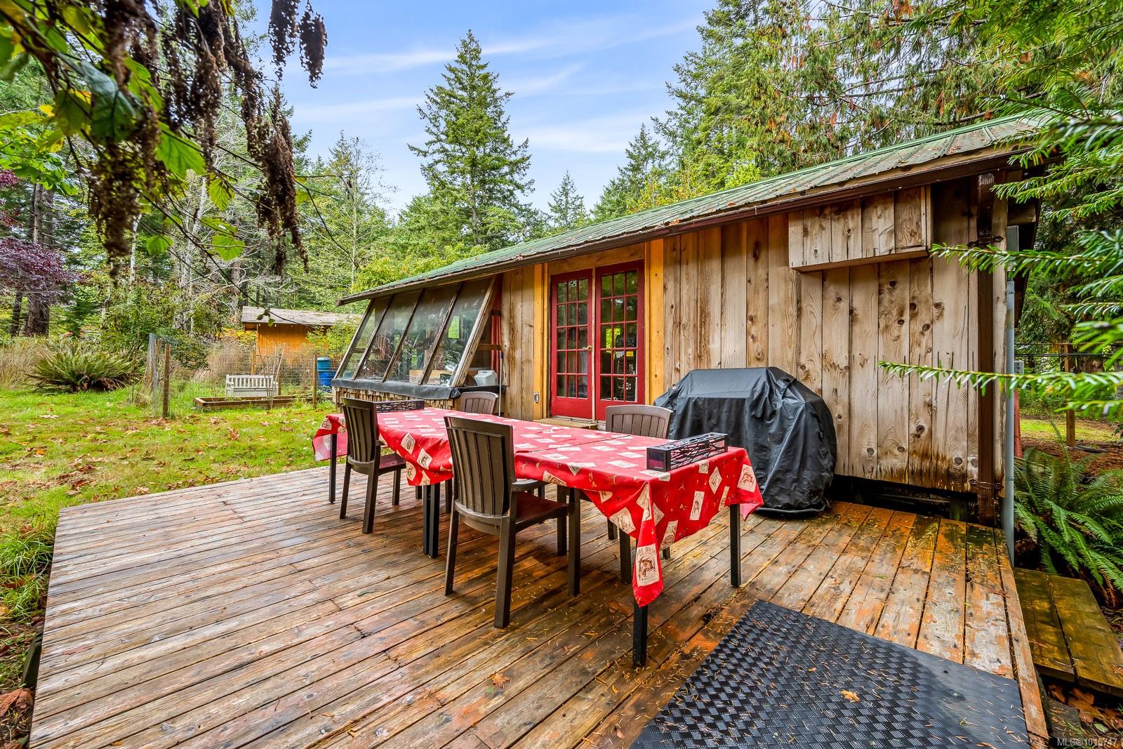 5450 Seawright Rd, Hornby Island, BC V0R 1Z0