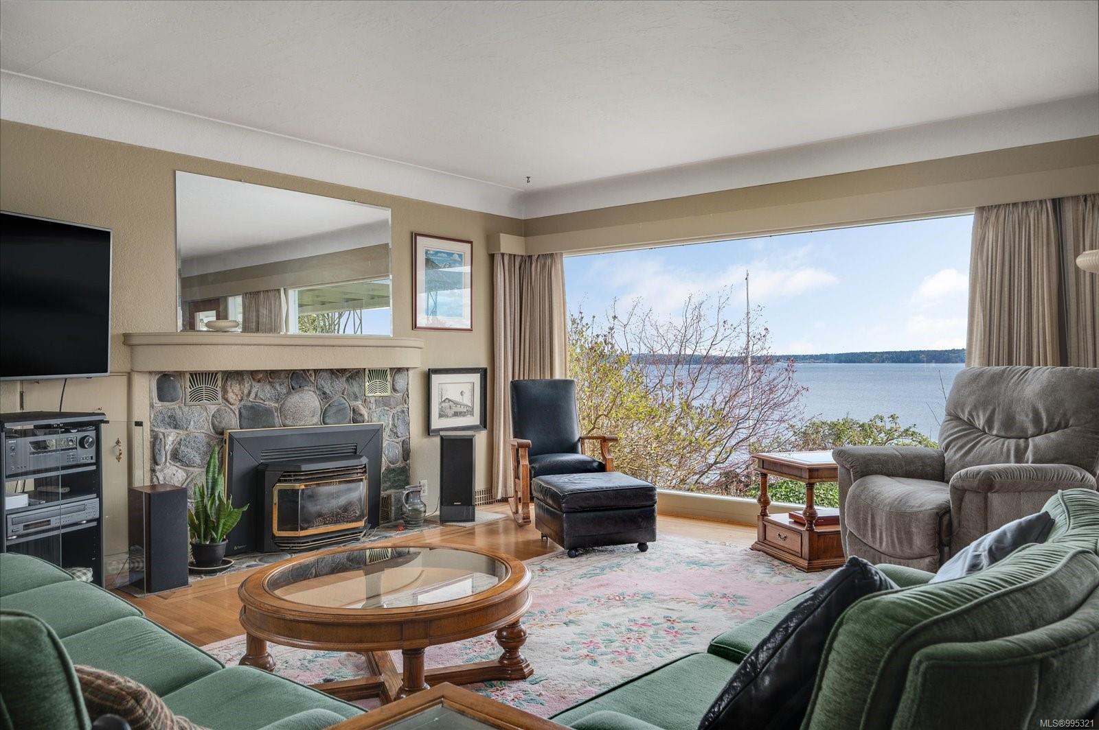 9979 Beach Dr, North Cowichan, BC V0R 1K1