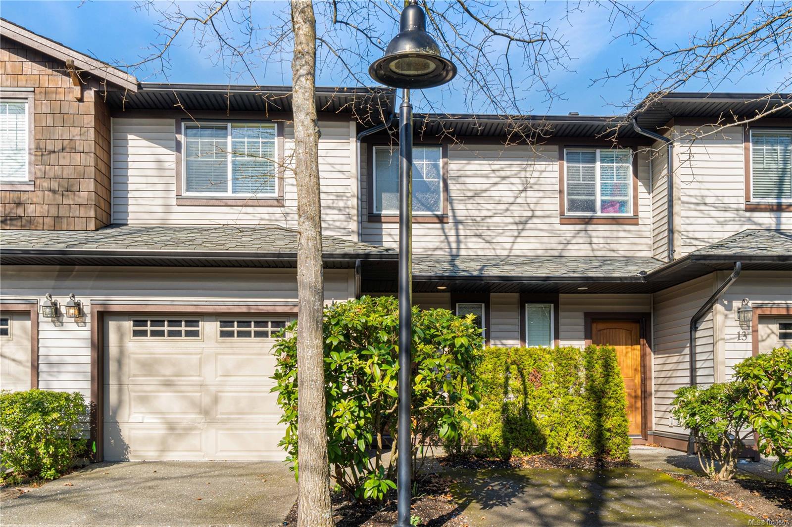 344 Hirst Ave Apt 12, Parksville, BC V9P 1K4