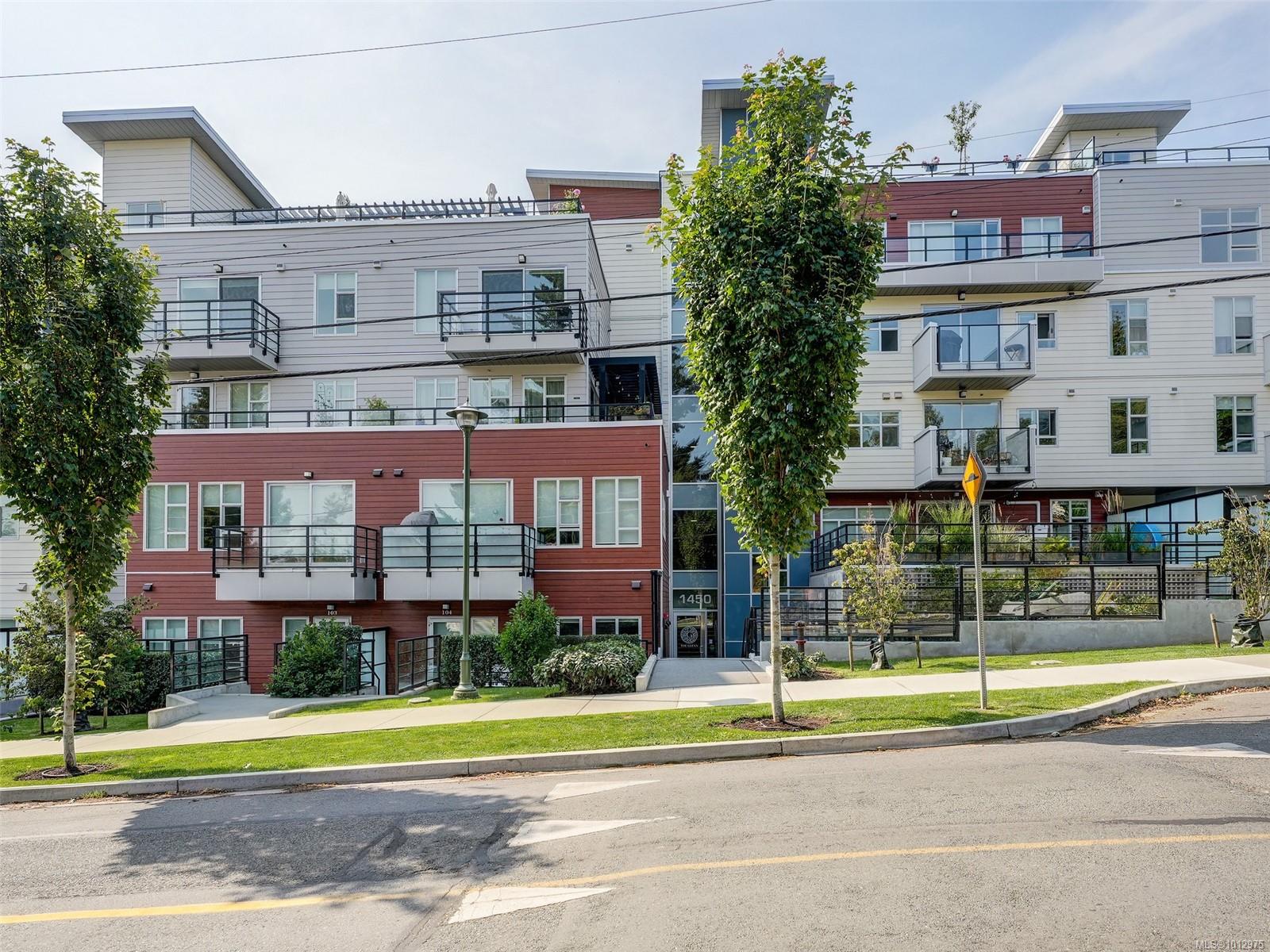 1450 Glentana Rd Apt 306, View Royal, BC V9A 0H6