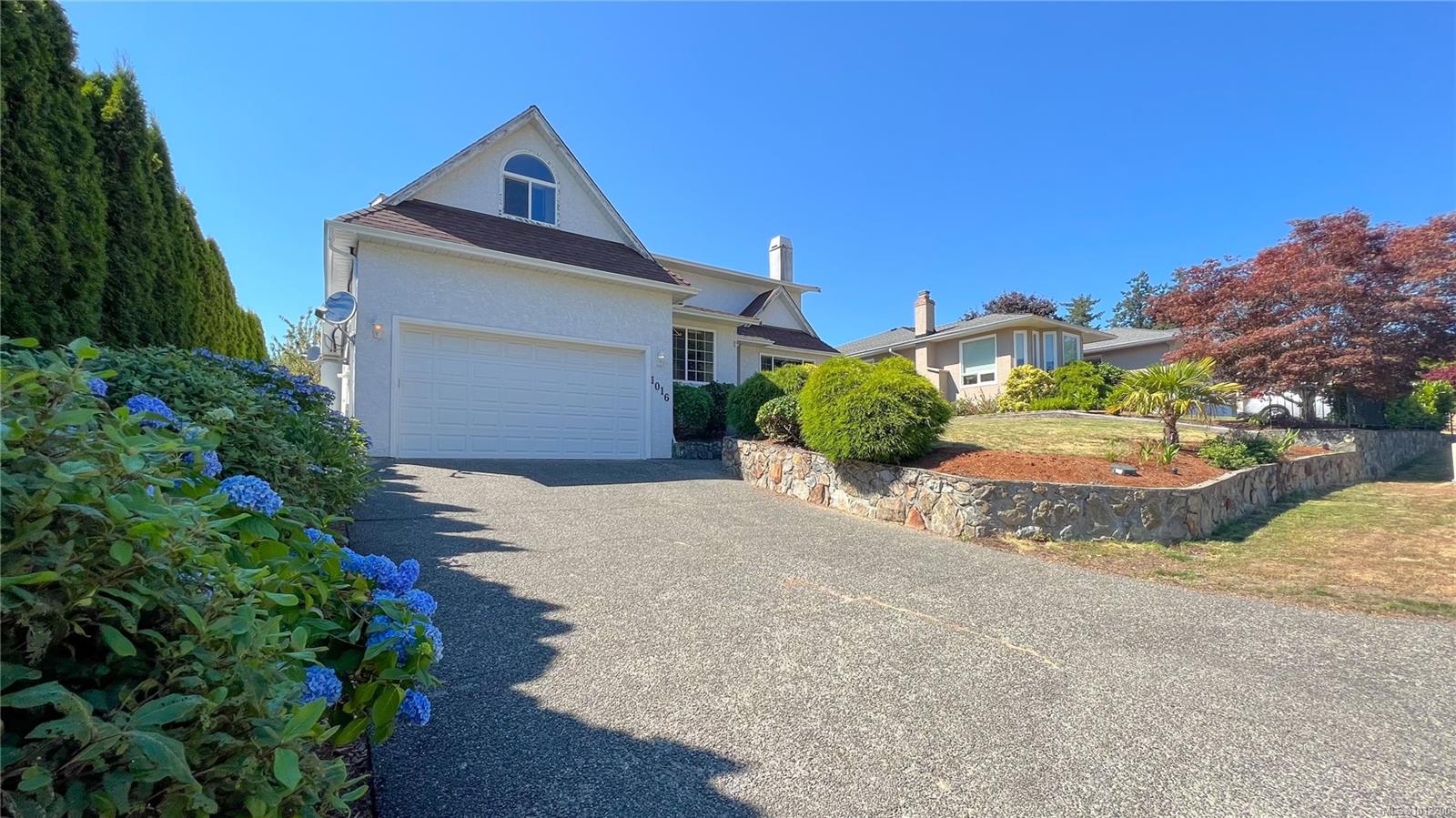 1016 Adeline Pl, Saanich, BC V8Y 3E7