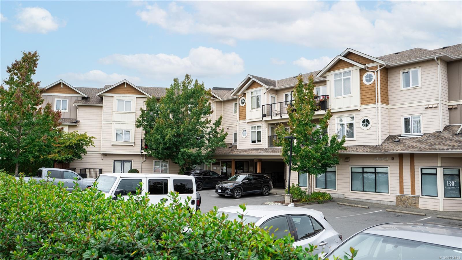 7088 W Saanich Rd Apt 207, Central Saanich, BC V8M 1P9
