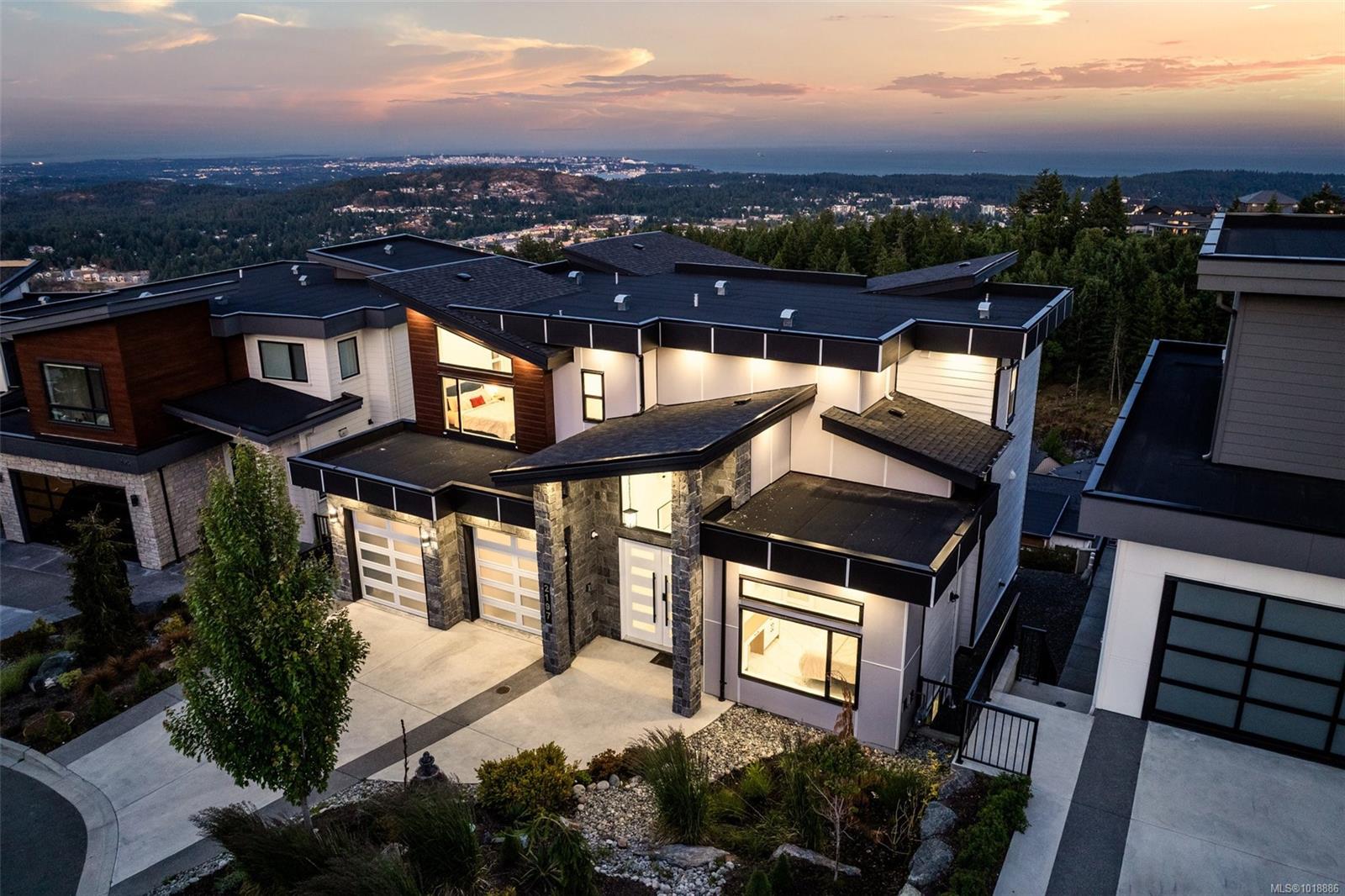 2197 Navigators Rise, Langford, BC V9B 0P4