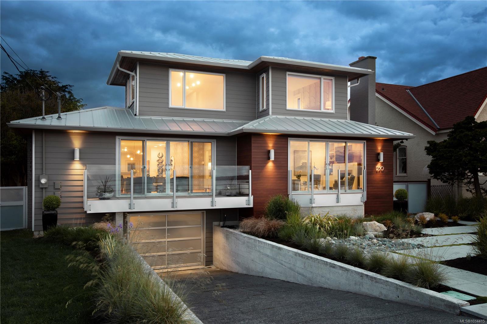 1250 Beach Dr, Oak Bay, BC V8S 2N3
