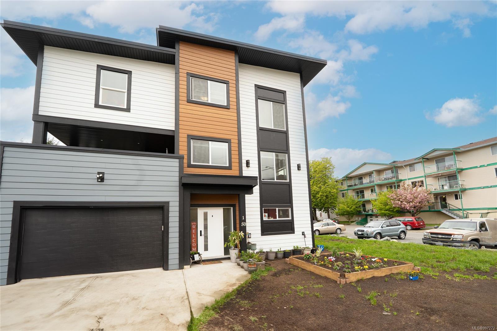 50 King George St N Apt 1, Lake Cowichan, BC V0R 2G1