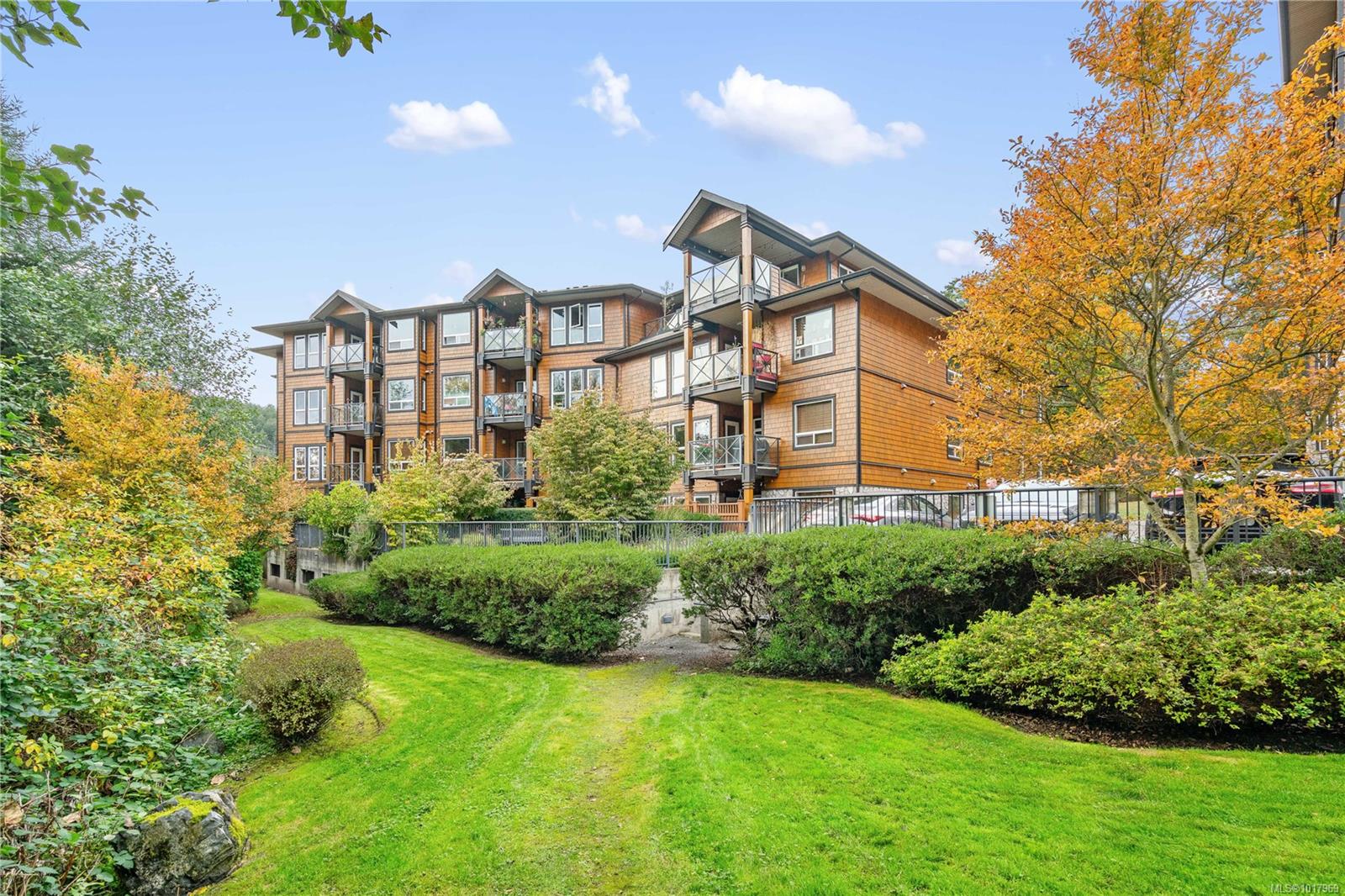 101 Nursery Hill Dr Apt 303, View Royal, BC V9B 0H5