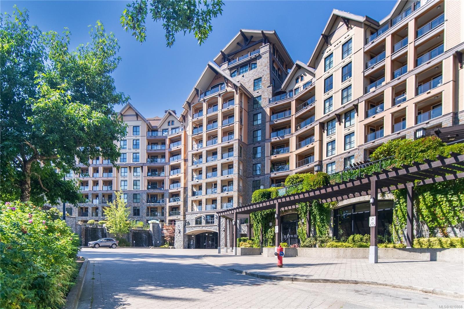 1400 Lynburne Pl Apt 210, Langford, BC V9B 0A4