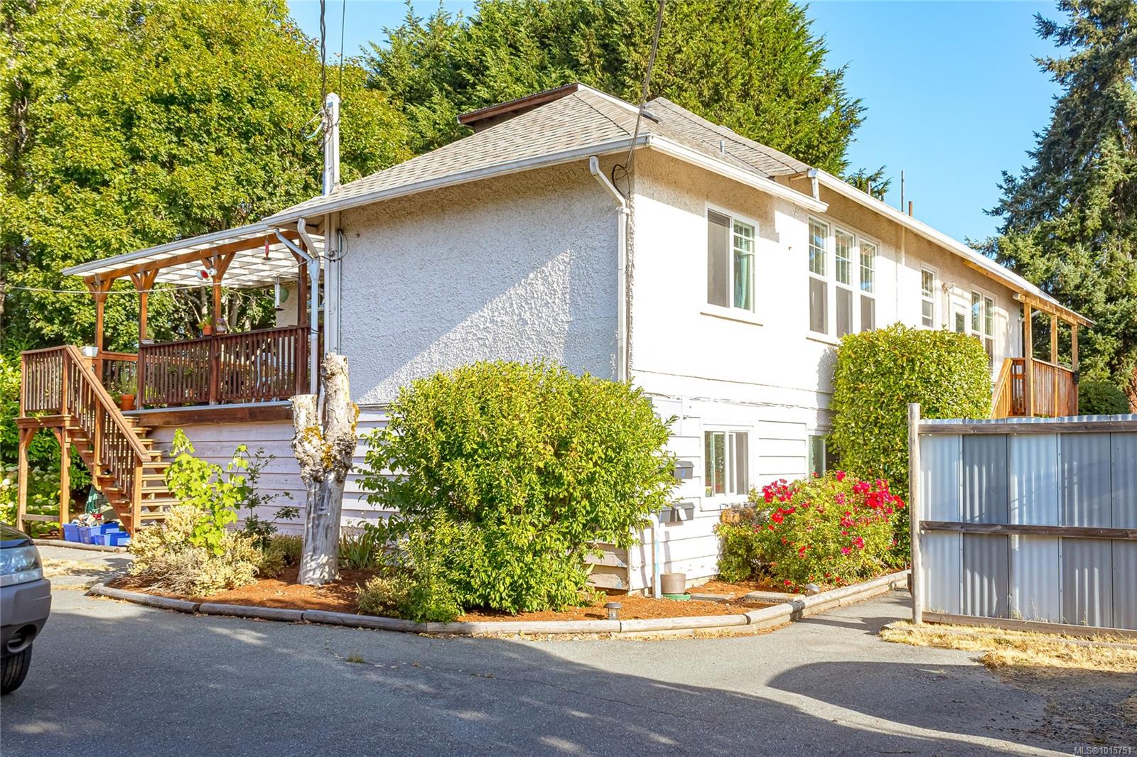 2920 Shakespeare St, Victoria, BC V8R 4H4