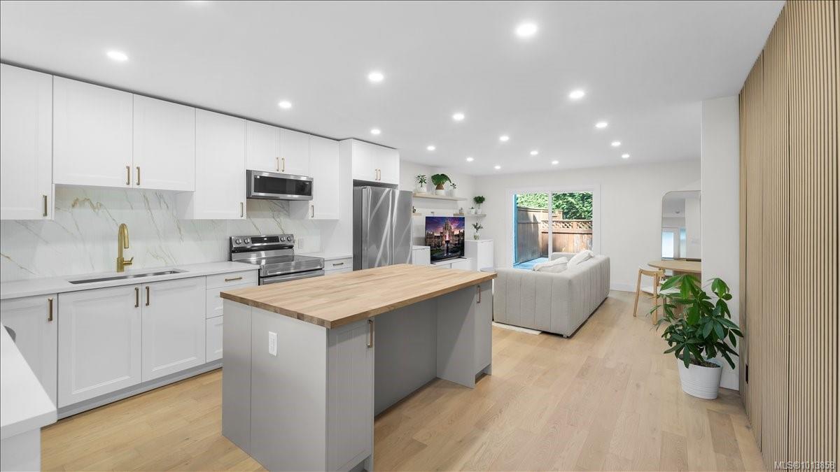 640 Broadway St Apt 602, Saanich, BC V8Z 2G4