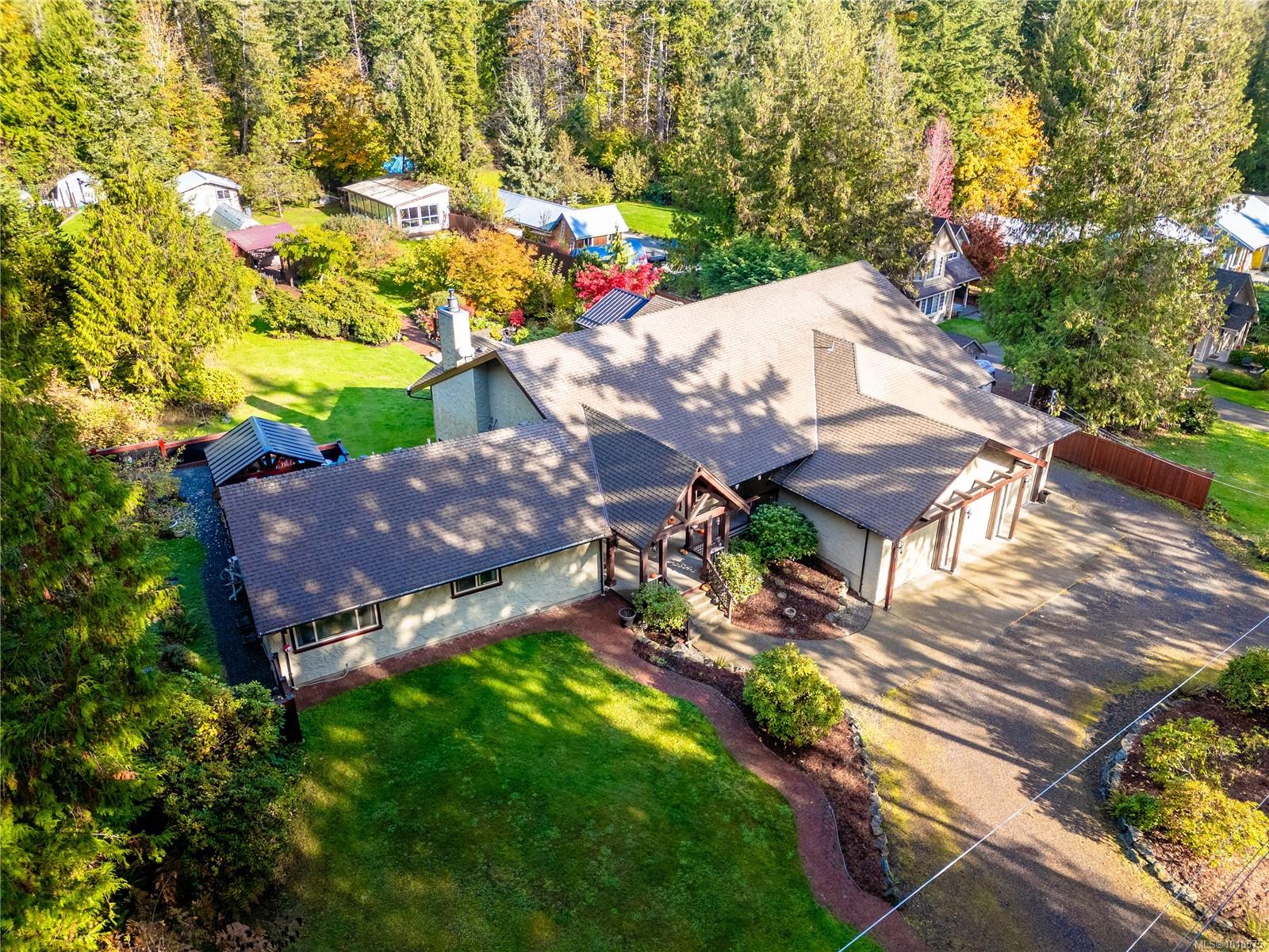 571 Meredith Rd, Mill Bay, BC V8H 1E7