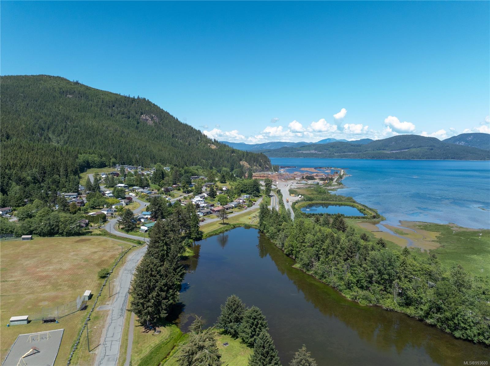 611 Macmillan Dr Apt 204, Sayward, BC V0P 1R0