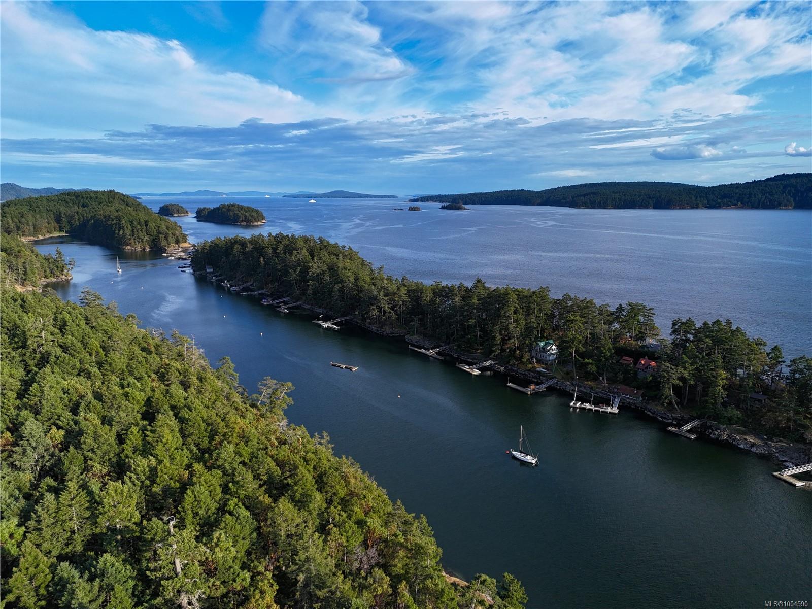 14 Secret Is, Prevost Island, BC V8K 1X4